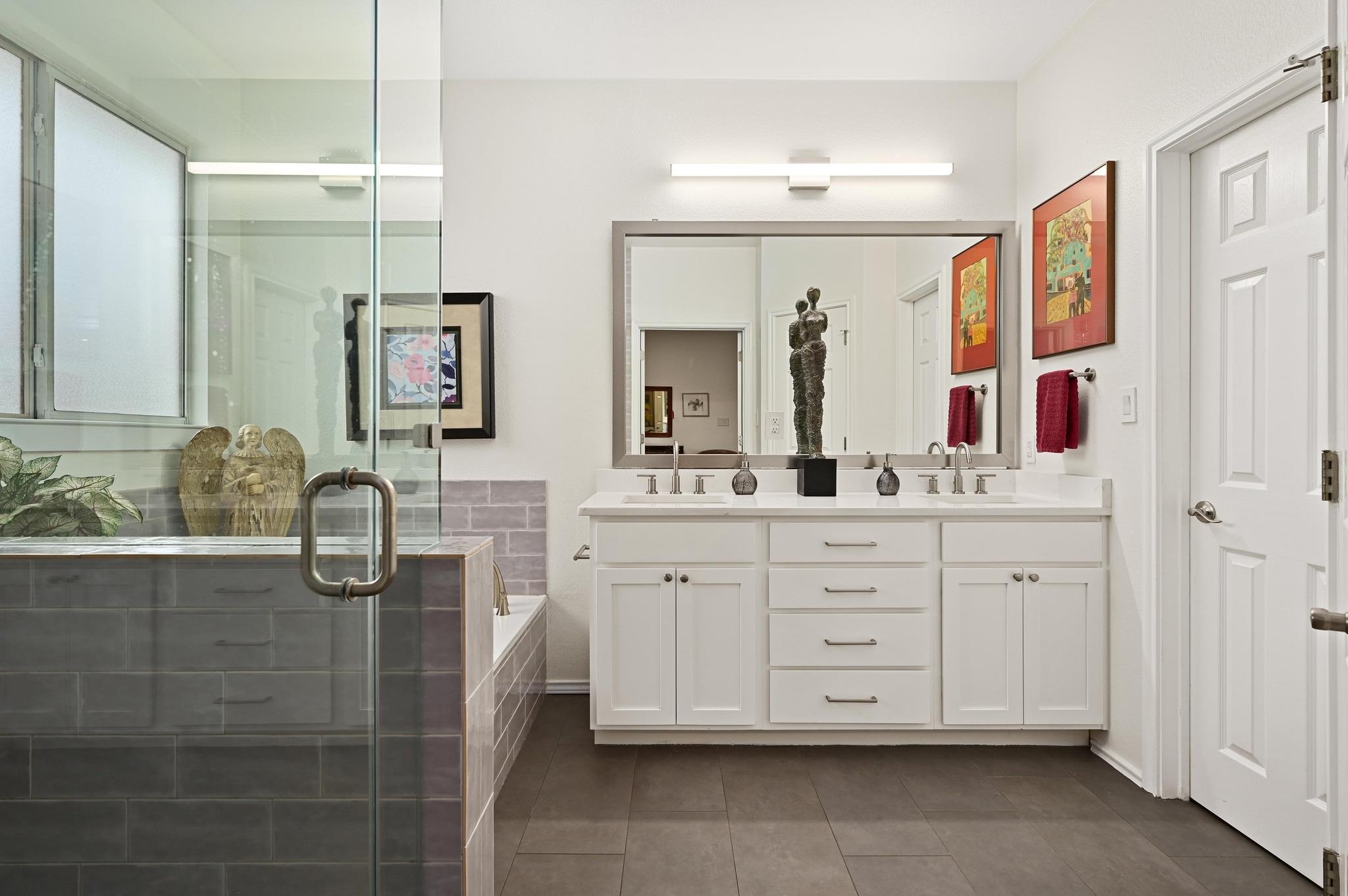 2720 Kinney Oaks Ct, Austin, TX 78704