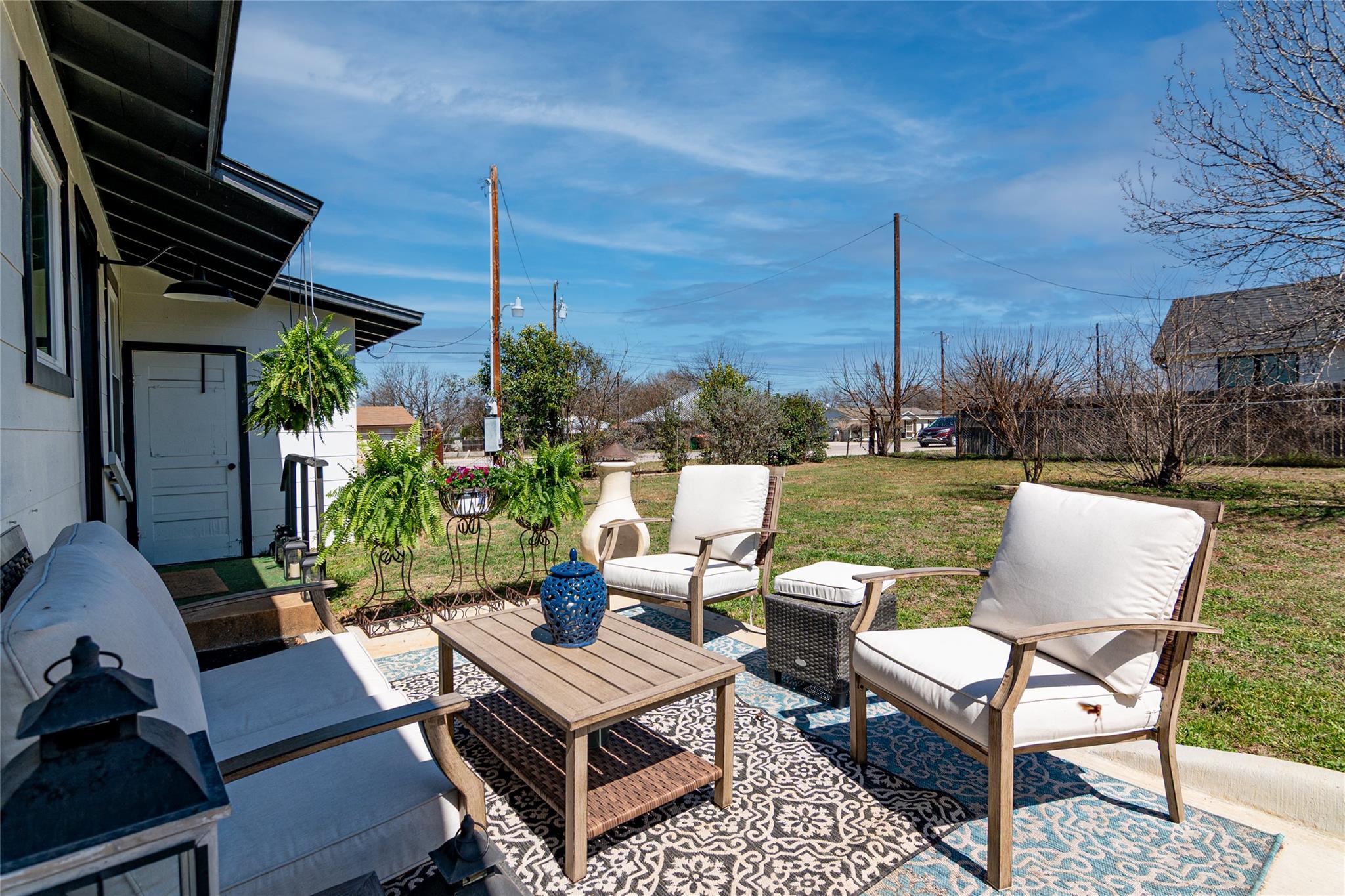 406 Avenue E, Johnson City, TX 78636
