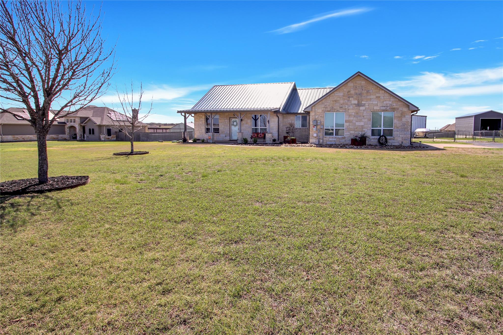 104 Oak Stone Dr, Jarrell, TX 76537