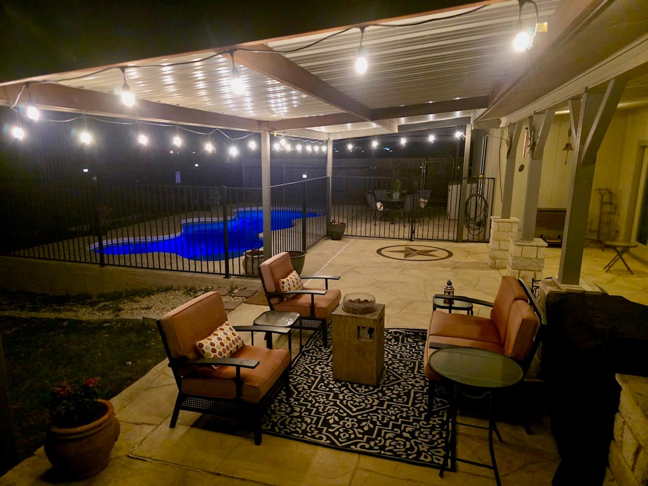 104 Oak Stone Dr, Jarrell, TX 76537