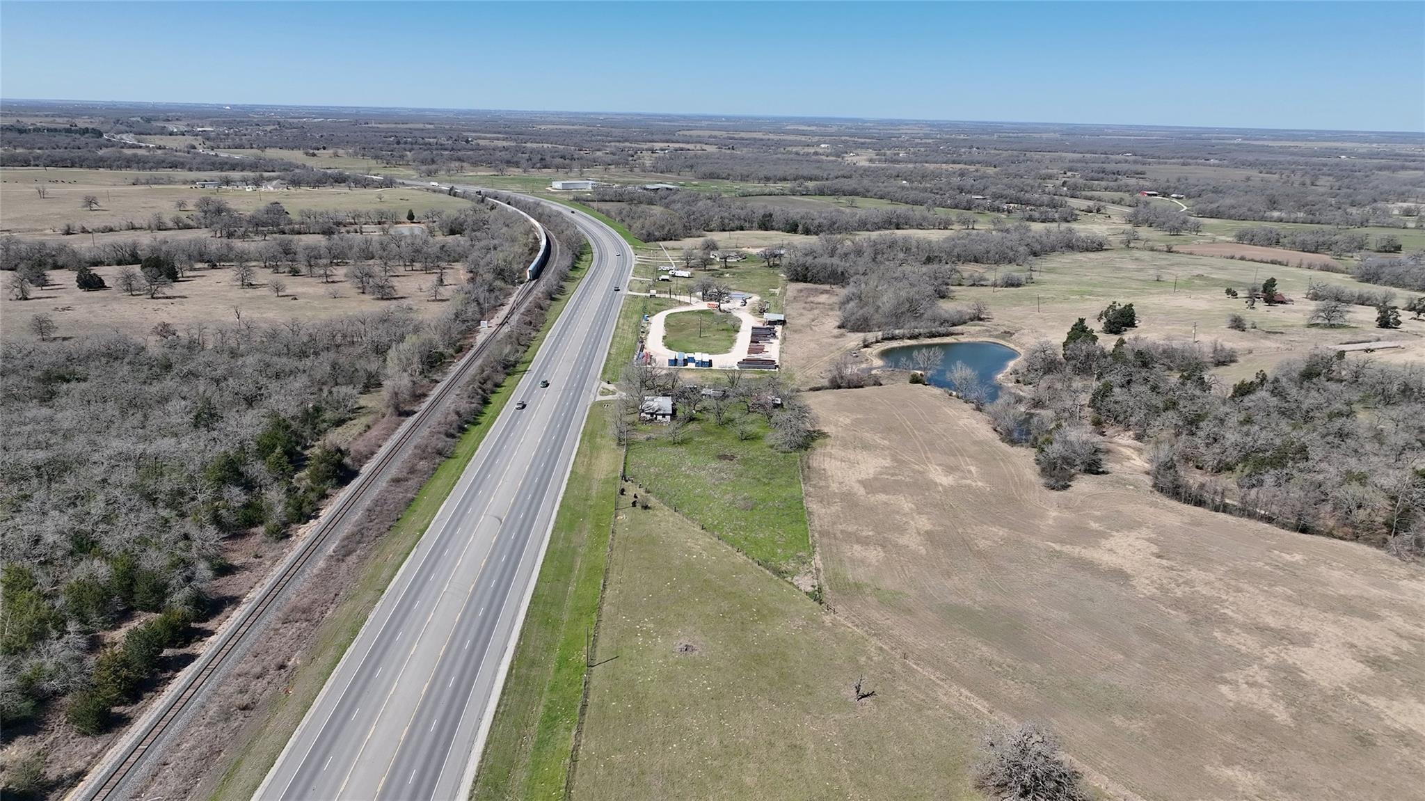 1918 W Us Highway 79, Rockdale, TX 76567