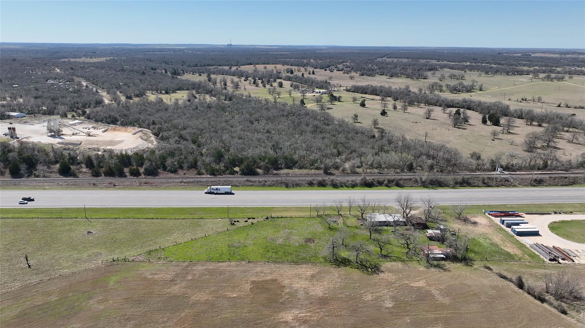 1918 W Us Highway 79, Rockdale, TX 76567