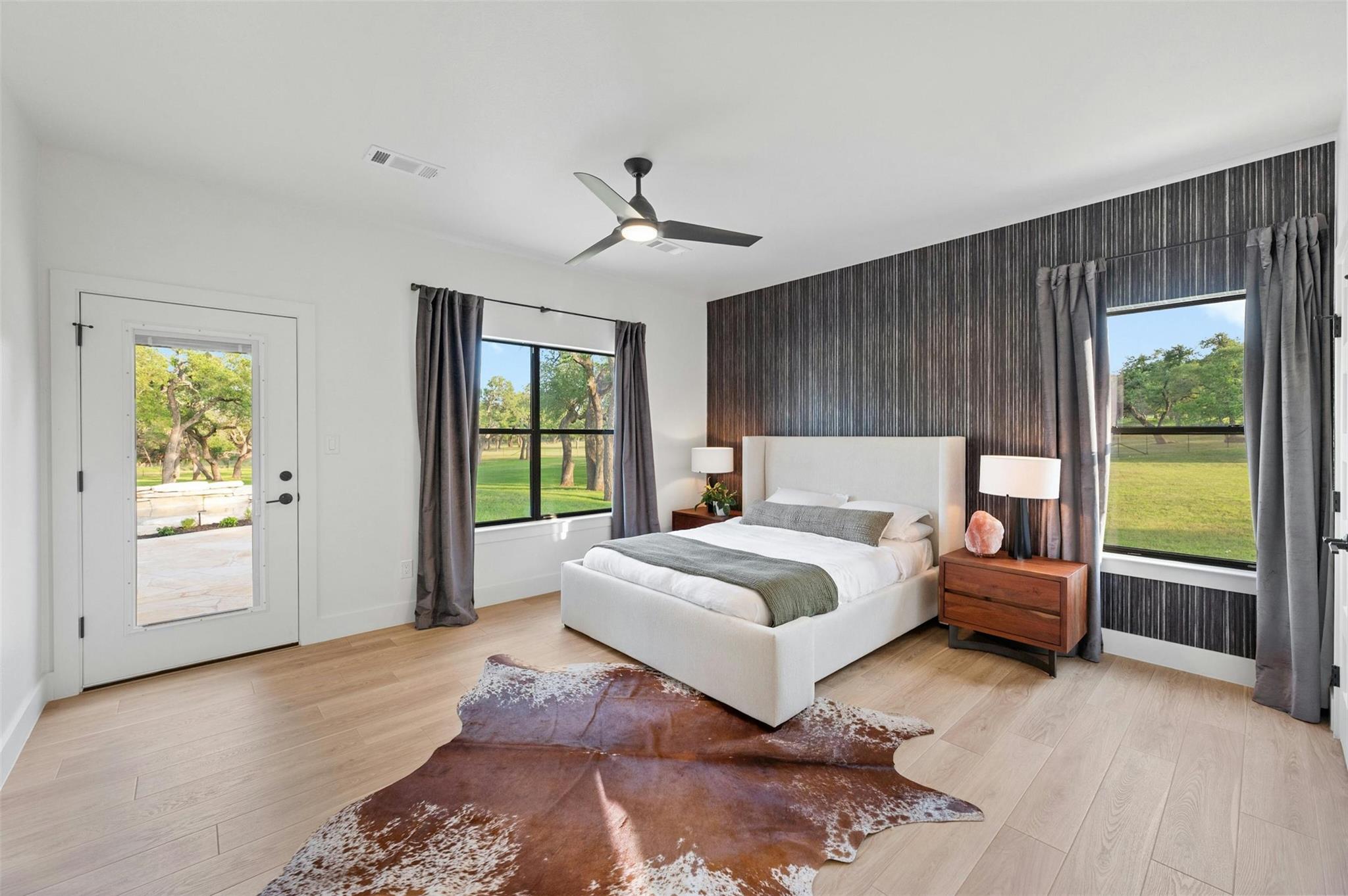 333 Stallion Ln, Dripping Springs, TX 78620