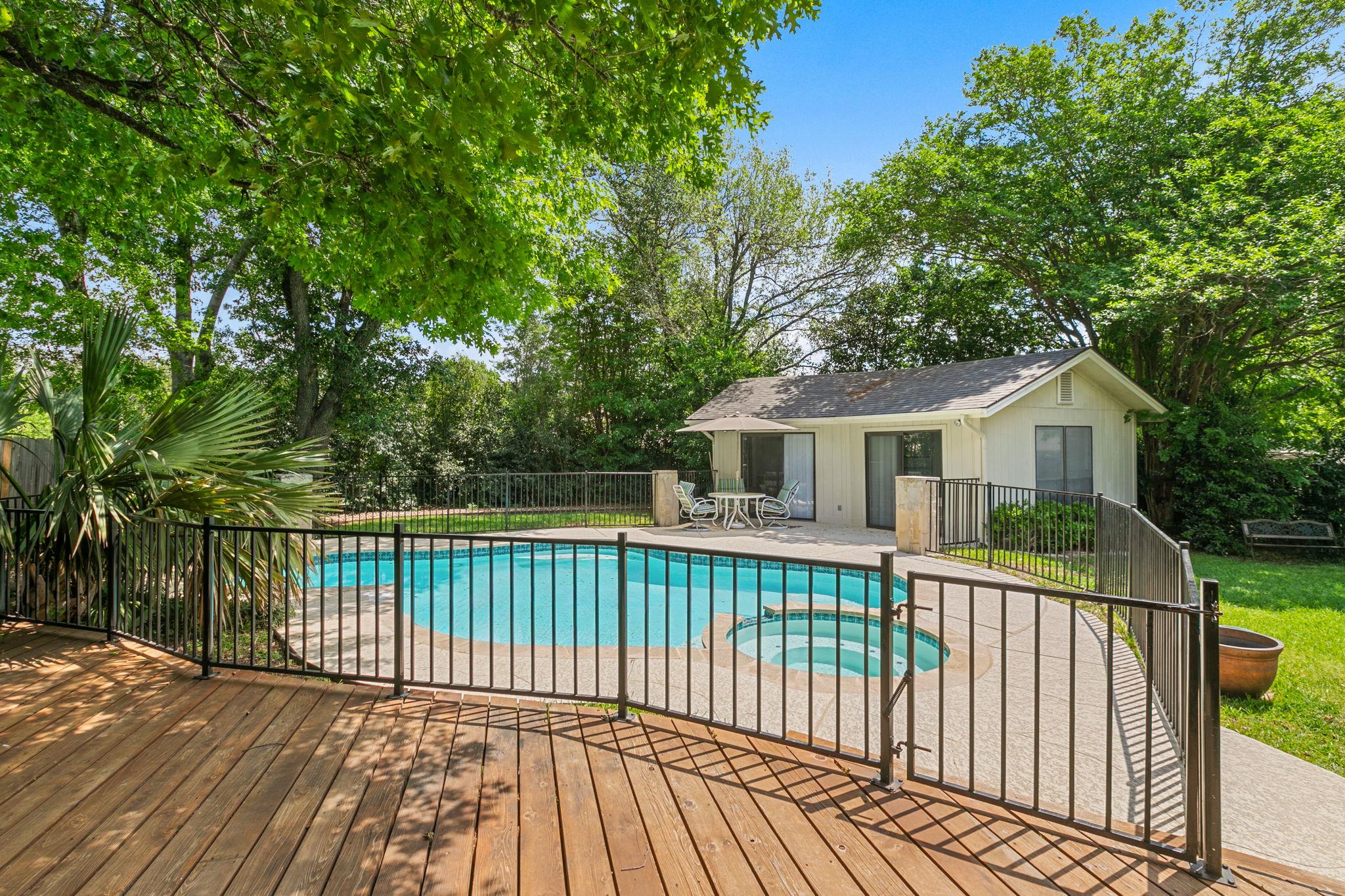 11417 Charred Oak Dr, Austin, TX 78759