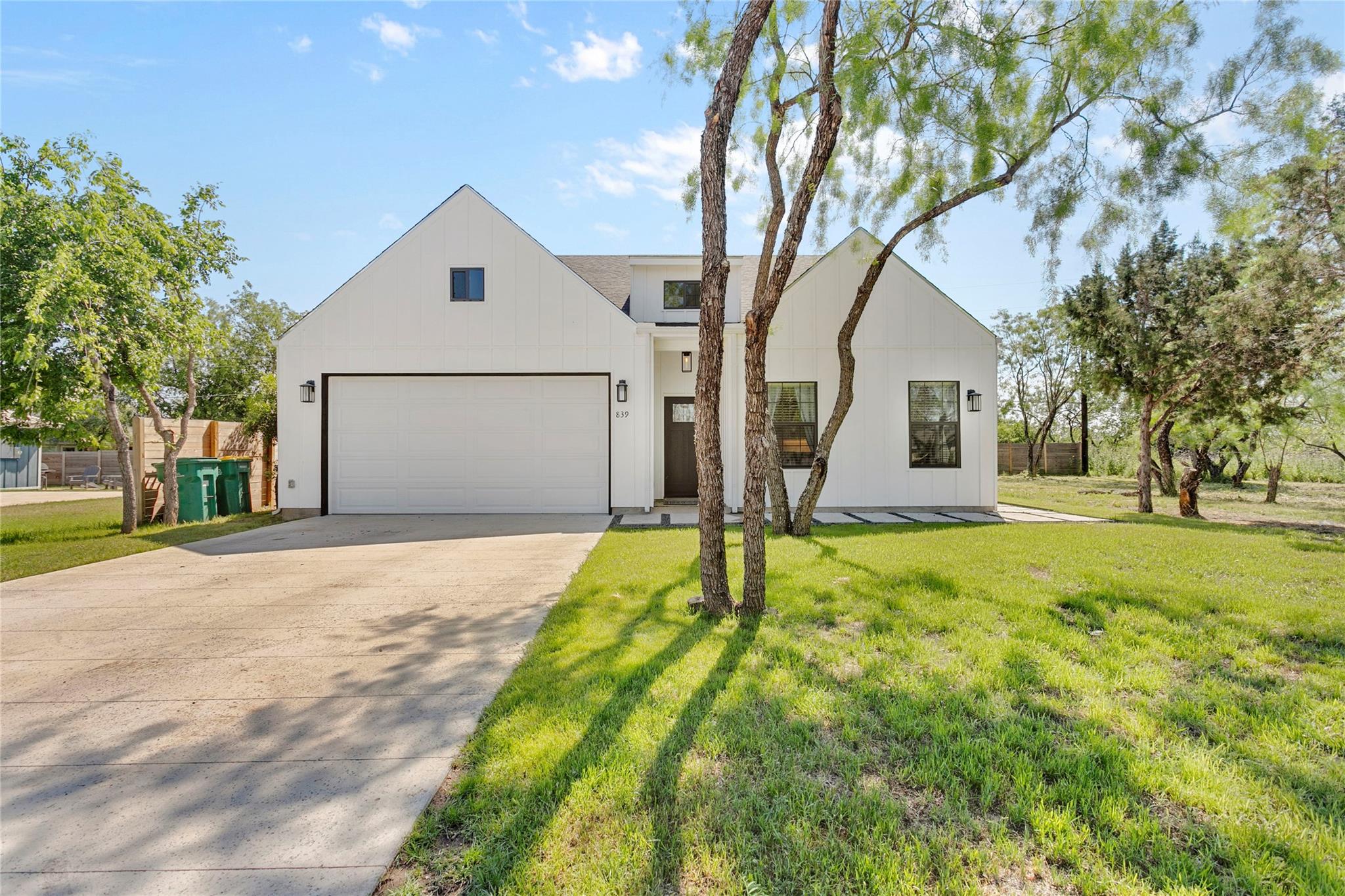 839 Cypress Ln, Cottonwood Shores, TX 78657