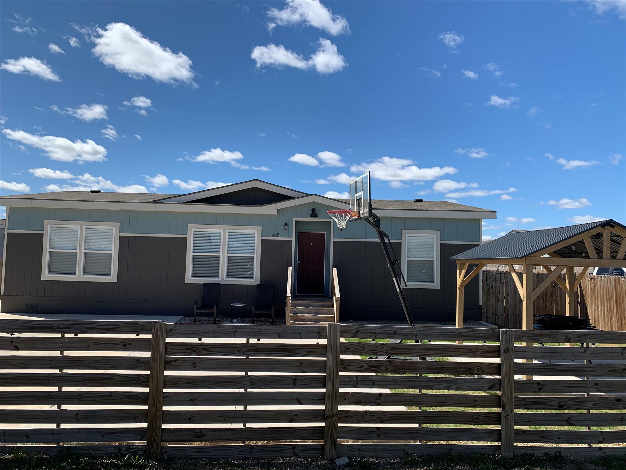 681 Rustler Pass, Kyle, TX 78640
