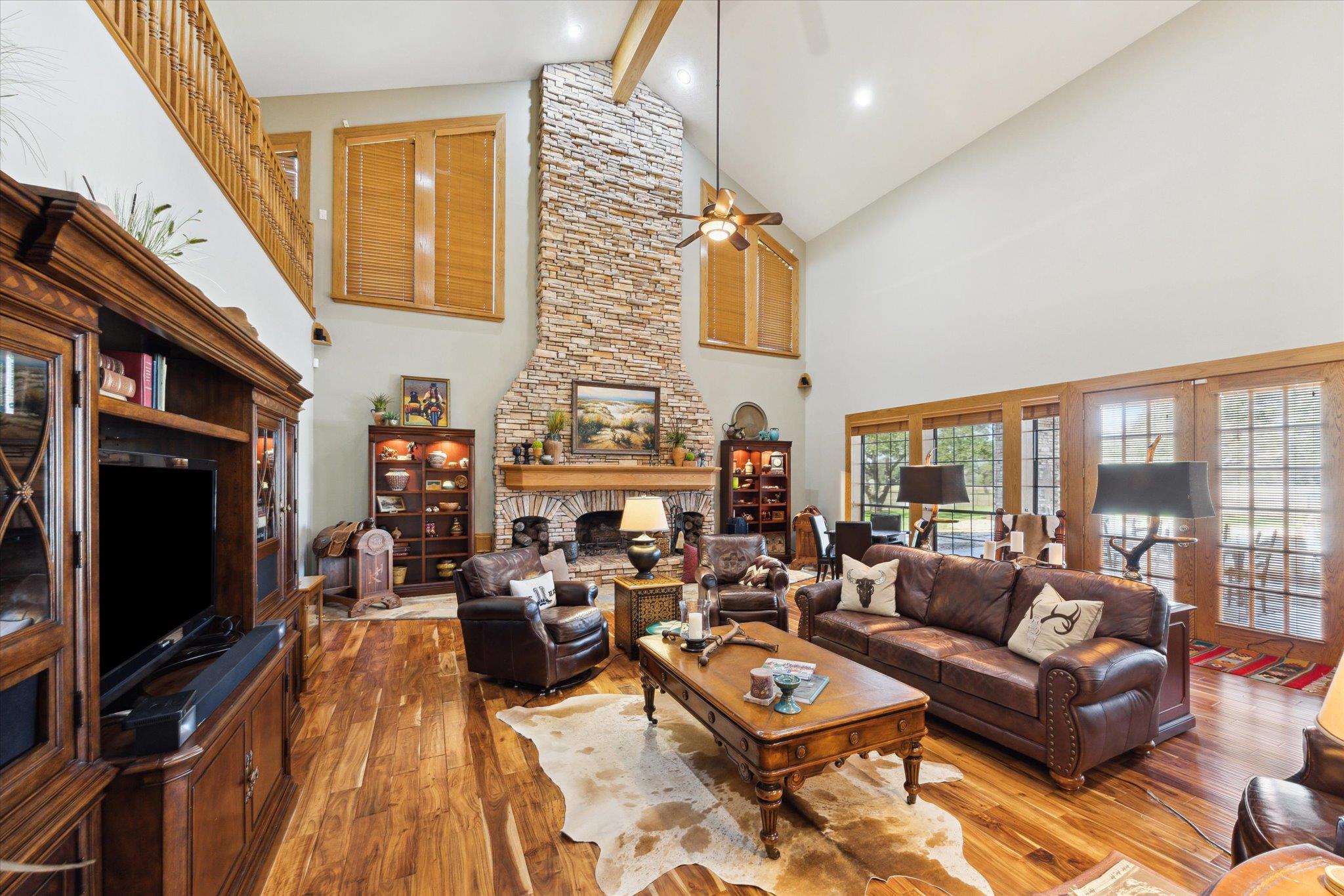 1224 Haines Rd, Sheridan, TX 77475