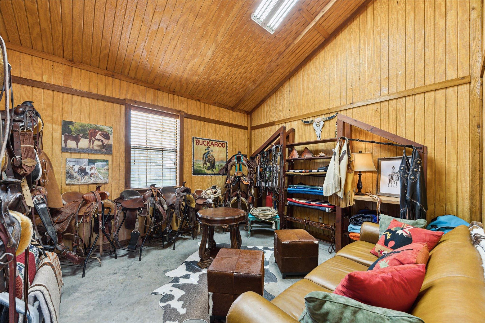 1224 Haines Rd, Sheridan, TX 77475