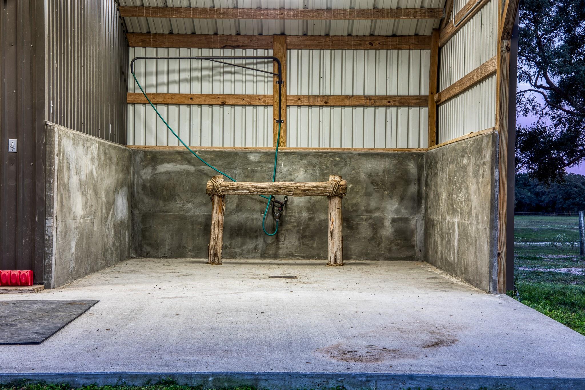 1224 Haines Rd, Sheridan, TX 77475