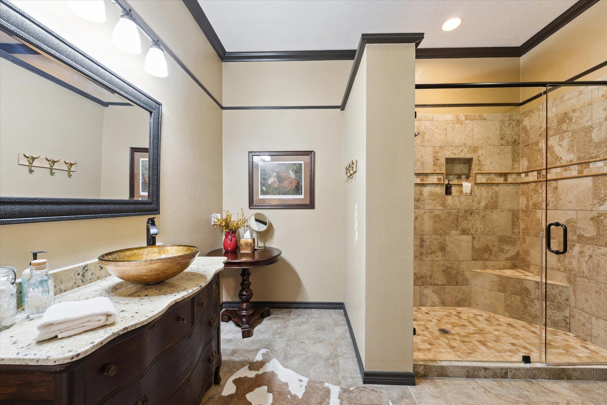 1224 Haines Rd, Sheridan, TX 77475