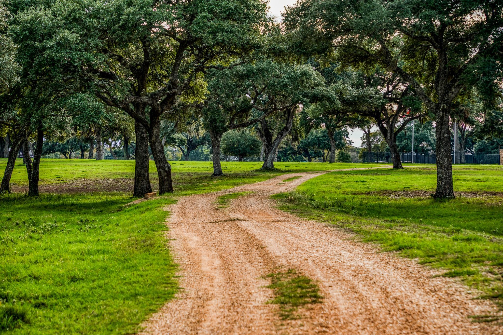 1224 Haines Rd, Sheridan, TX 77475