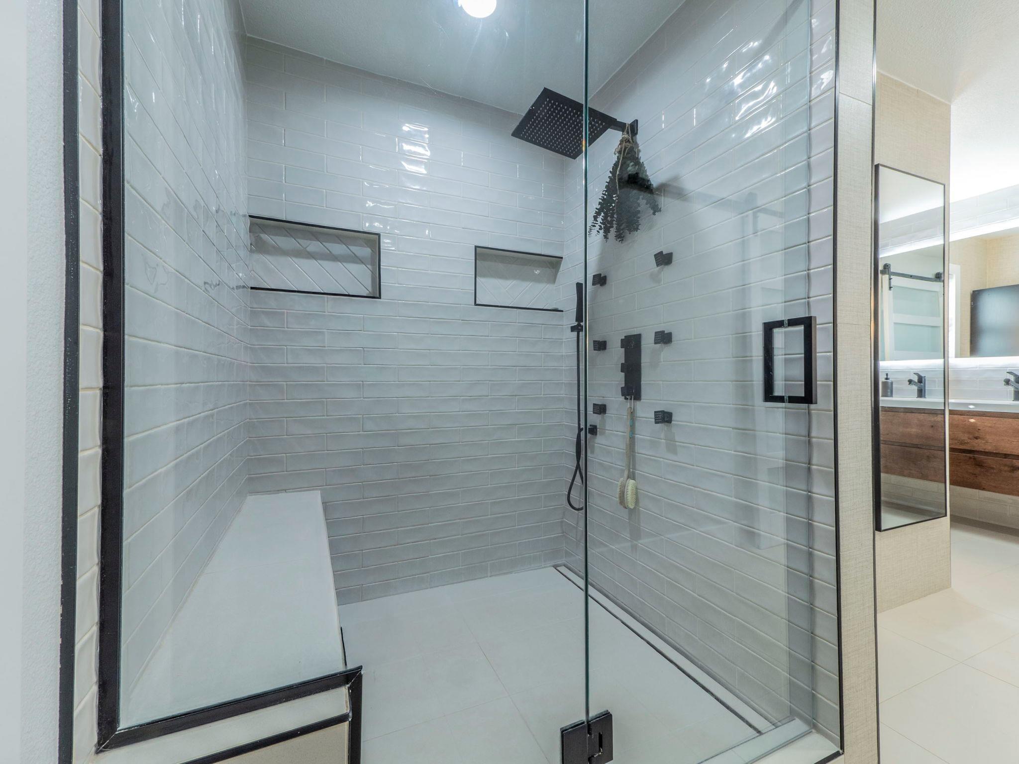 3900 Lake Park Cv, Lago Vista, TX 78645