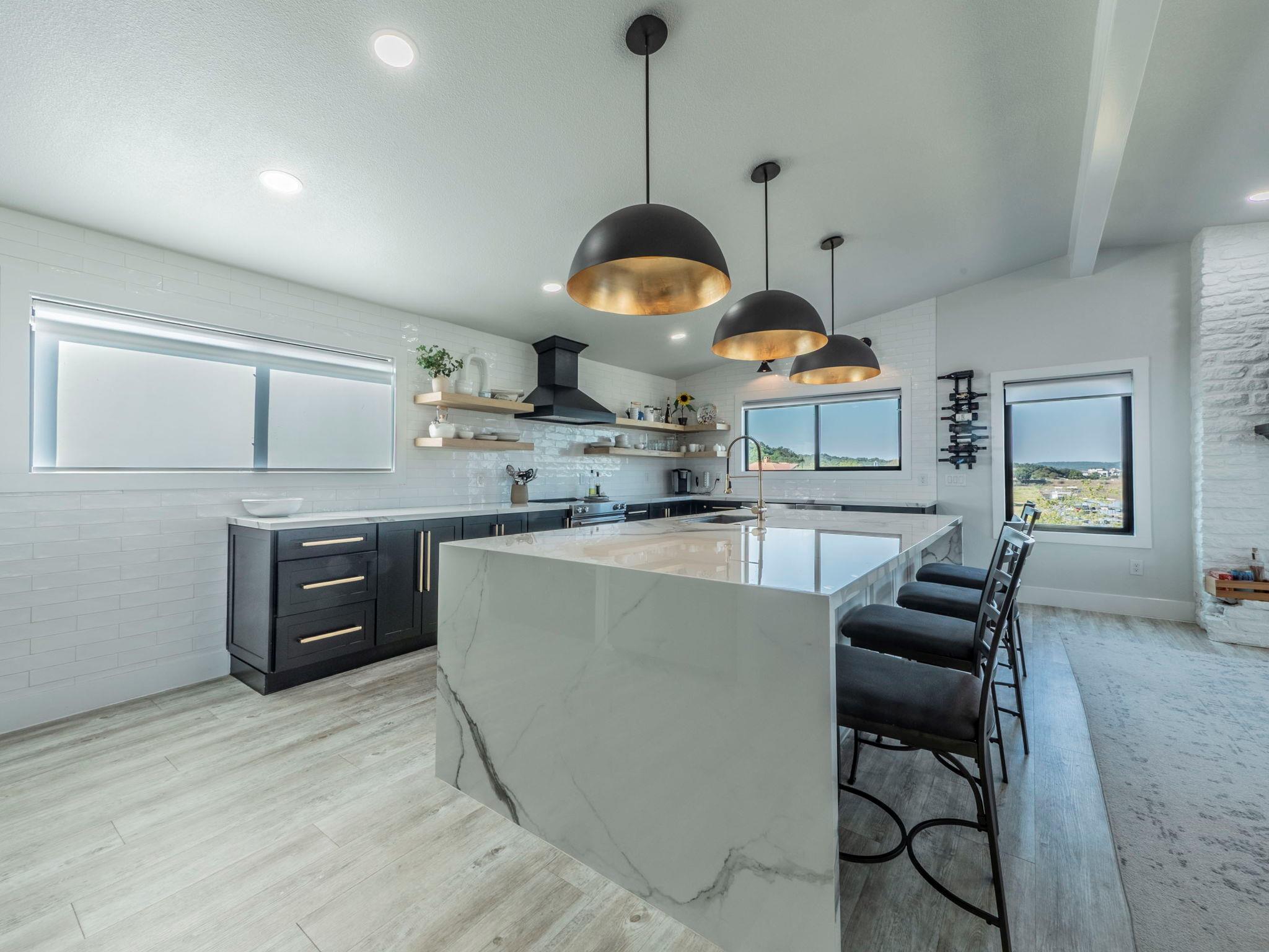 3900 Lake Park Cv, Lago Vista, TX 78645