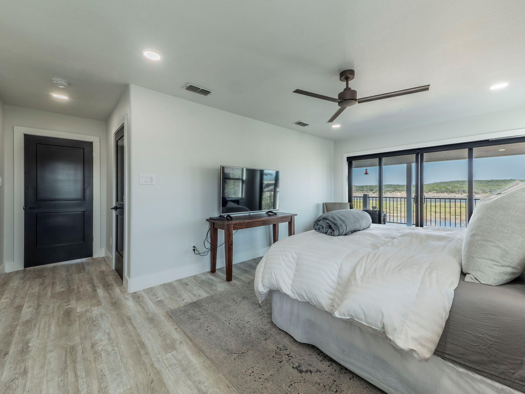 3900 Lake Park Cv, Lago Vista, TX 78645