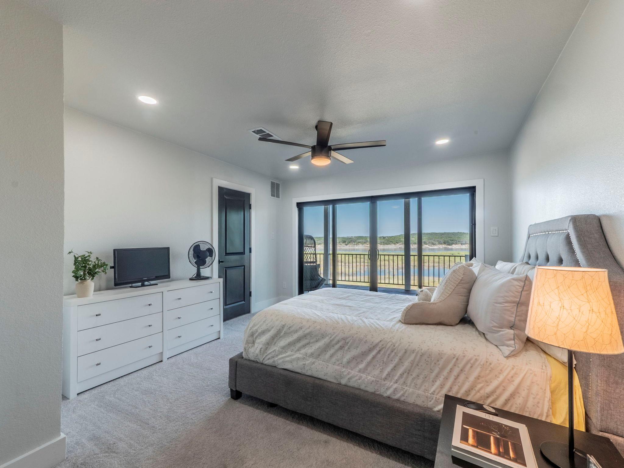 3900 Lake Park Cv, Lago Vista, TX 78645