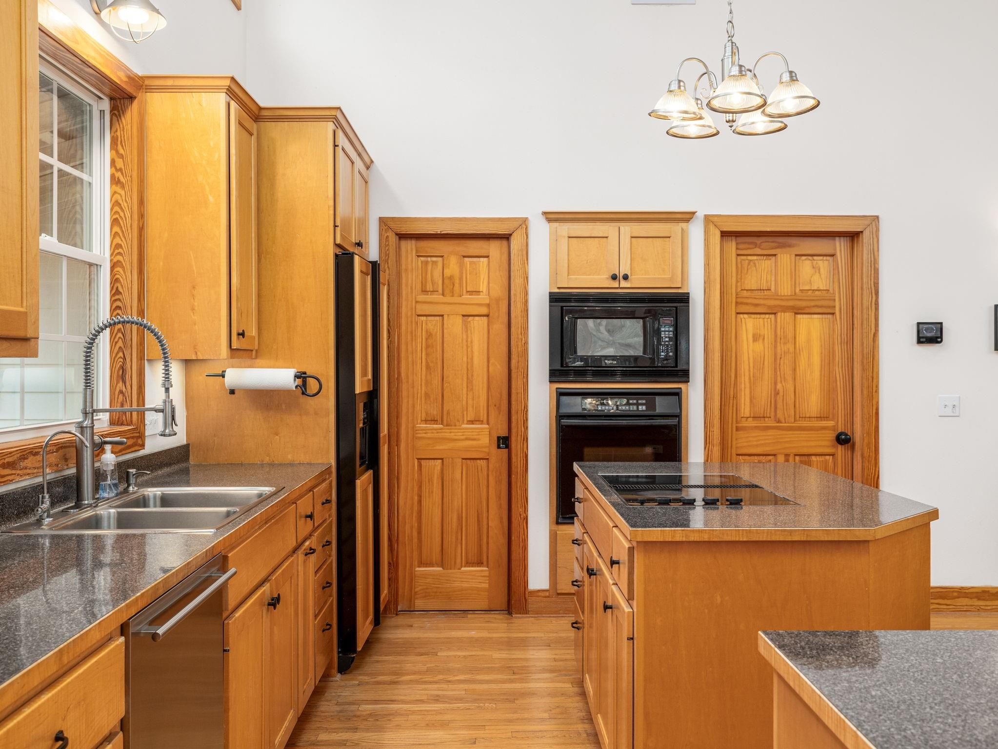 351 Brownson Ln, Driftwood, TX 78619