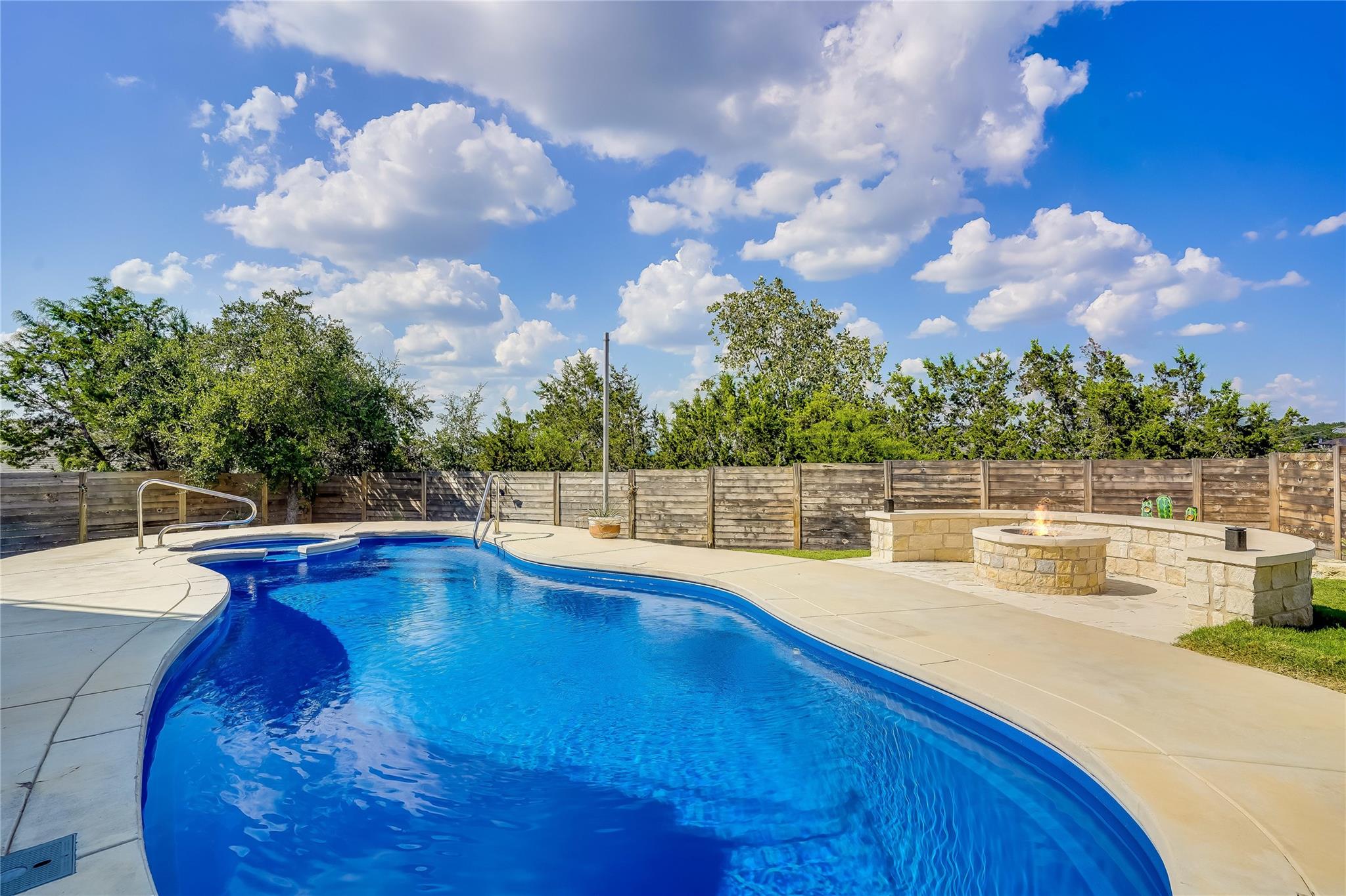 20604 High Dr, Lago Vista, TX 78645