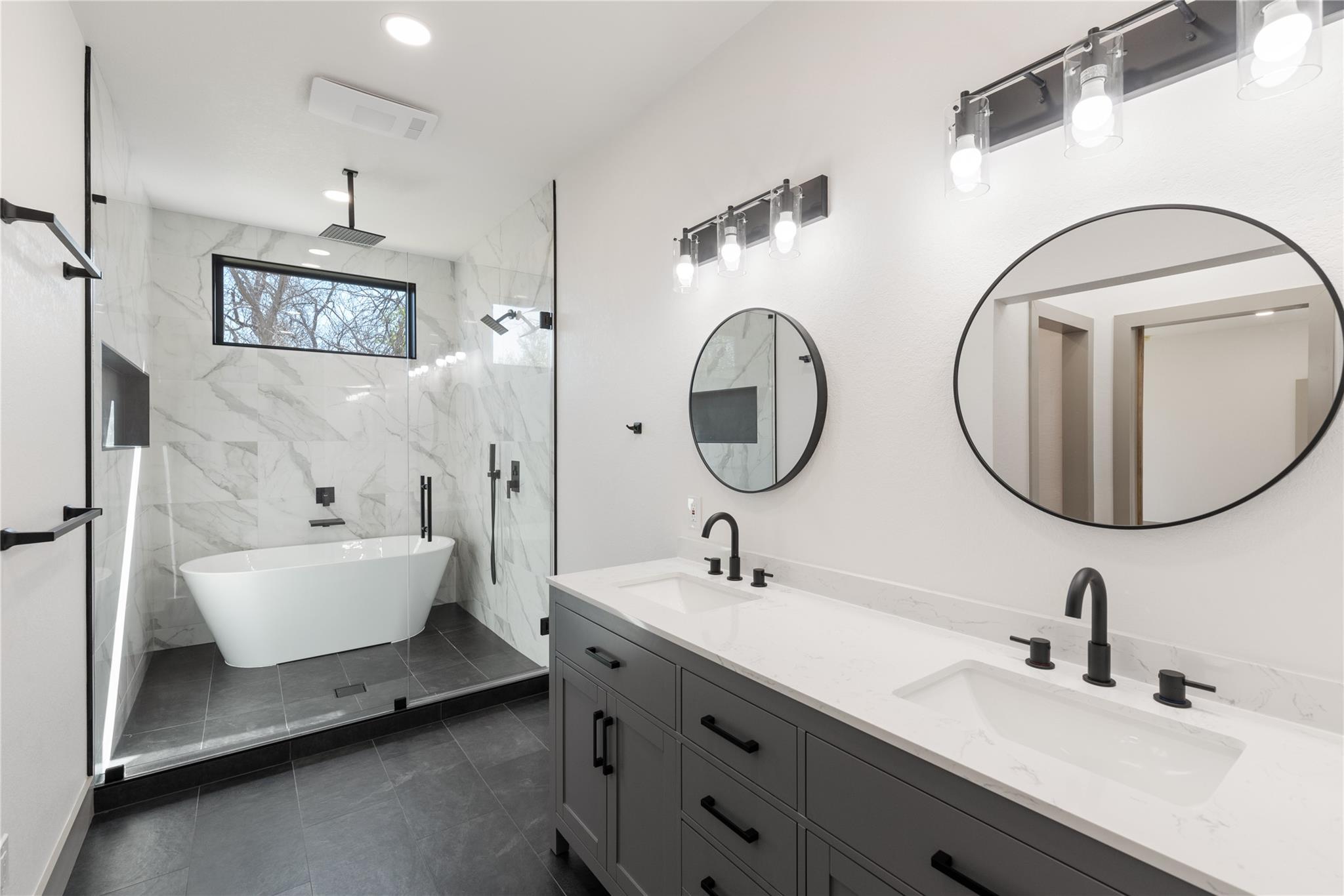 204 N Avenue J, Johnson City, TX 78636