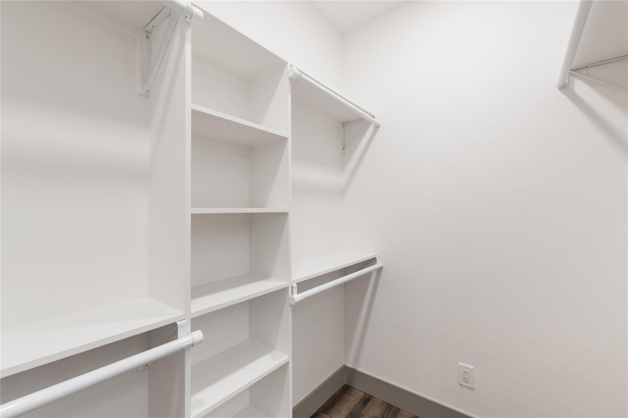 204 N Avenue J, Johnson City, TX 78636