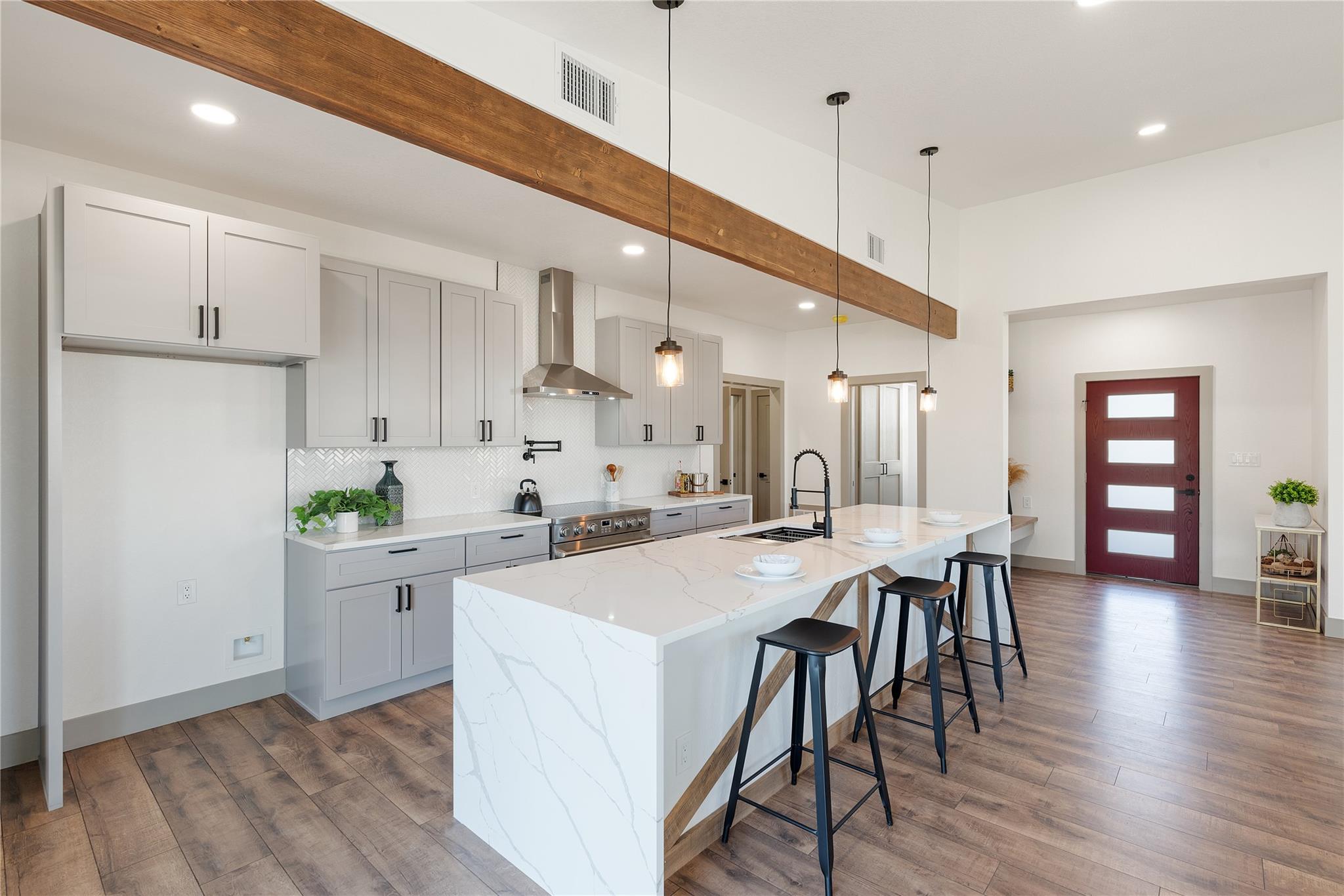 204 N Avenue J, Johnson City, TX 78636