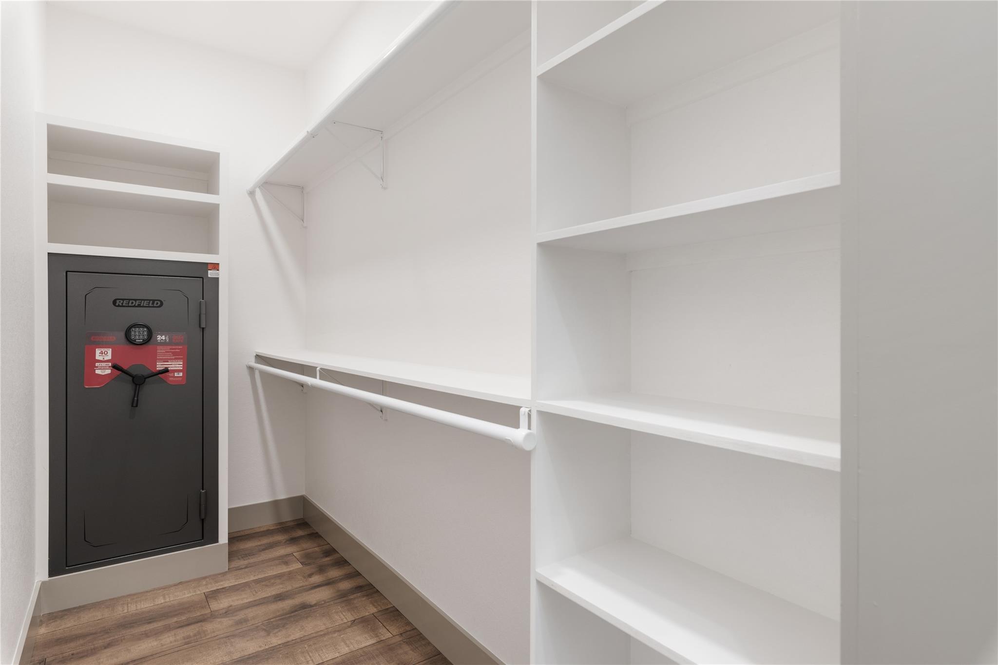 204 N Avenue J, Johnson City, TX 78636