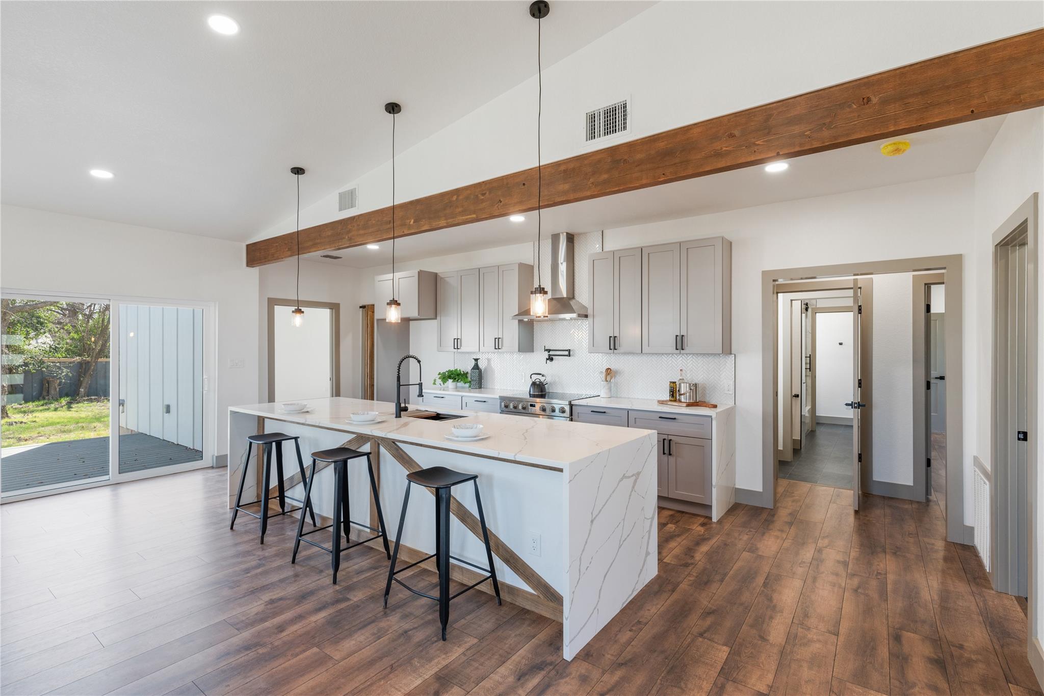 204 N Avenue J, Johnson City, TX 78636