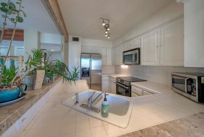 614 Sunfish St, Lakeway, TX 78734