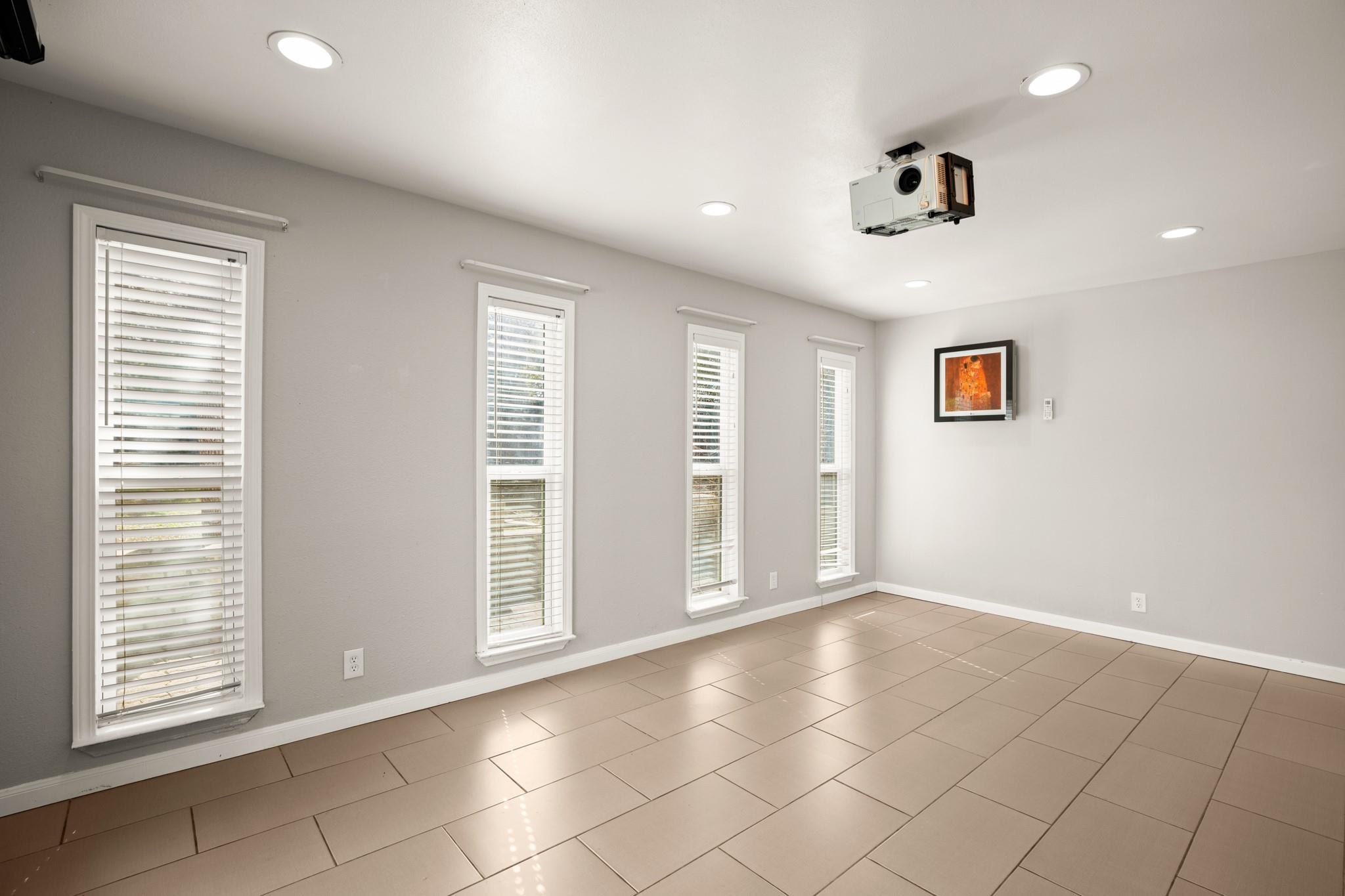 6607 Avenida Ann Dr, Lago Vista, TX 78645