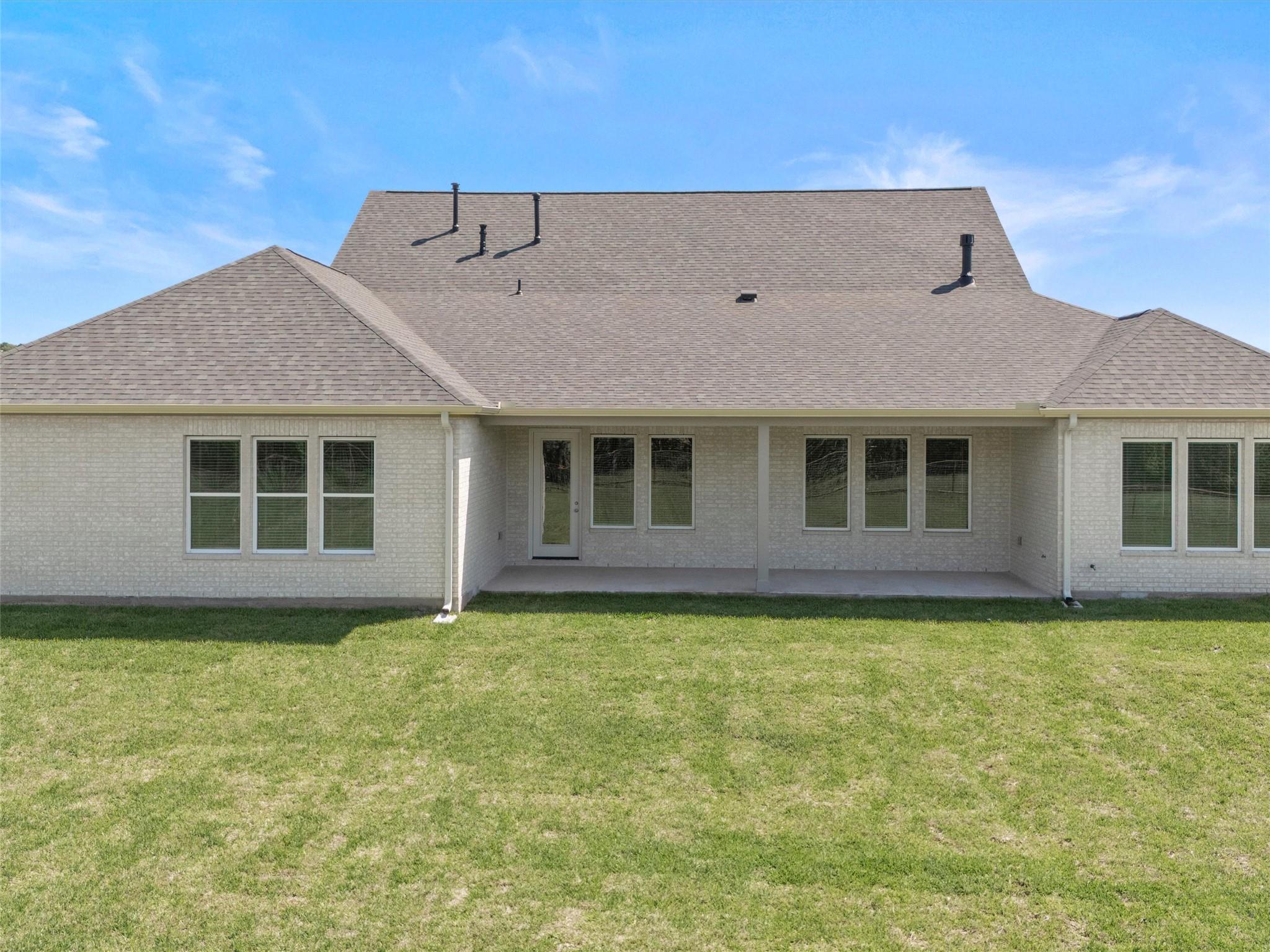 226 Hydrangea Dr, Smithville, TX 78957