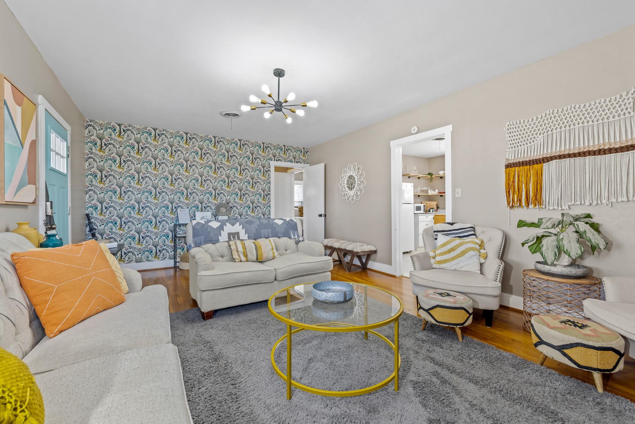 406 S Columbus St, Fredericksburg, TX 78624