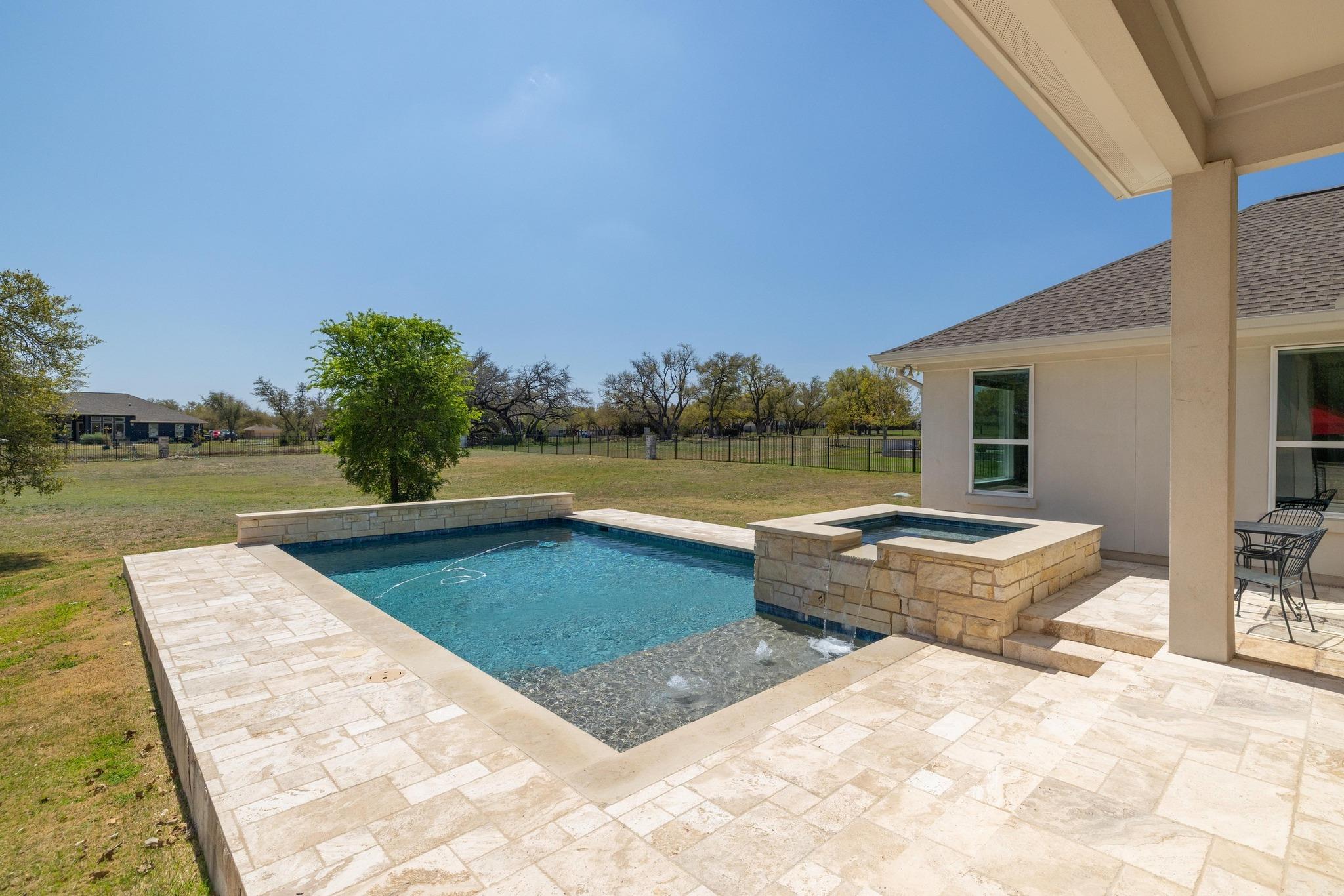 221 Highland Oaks, Leander, TX 78641