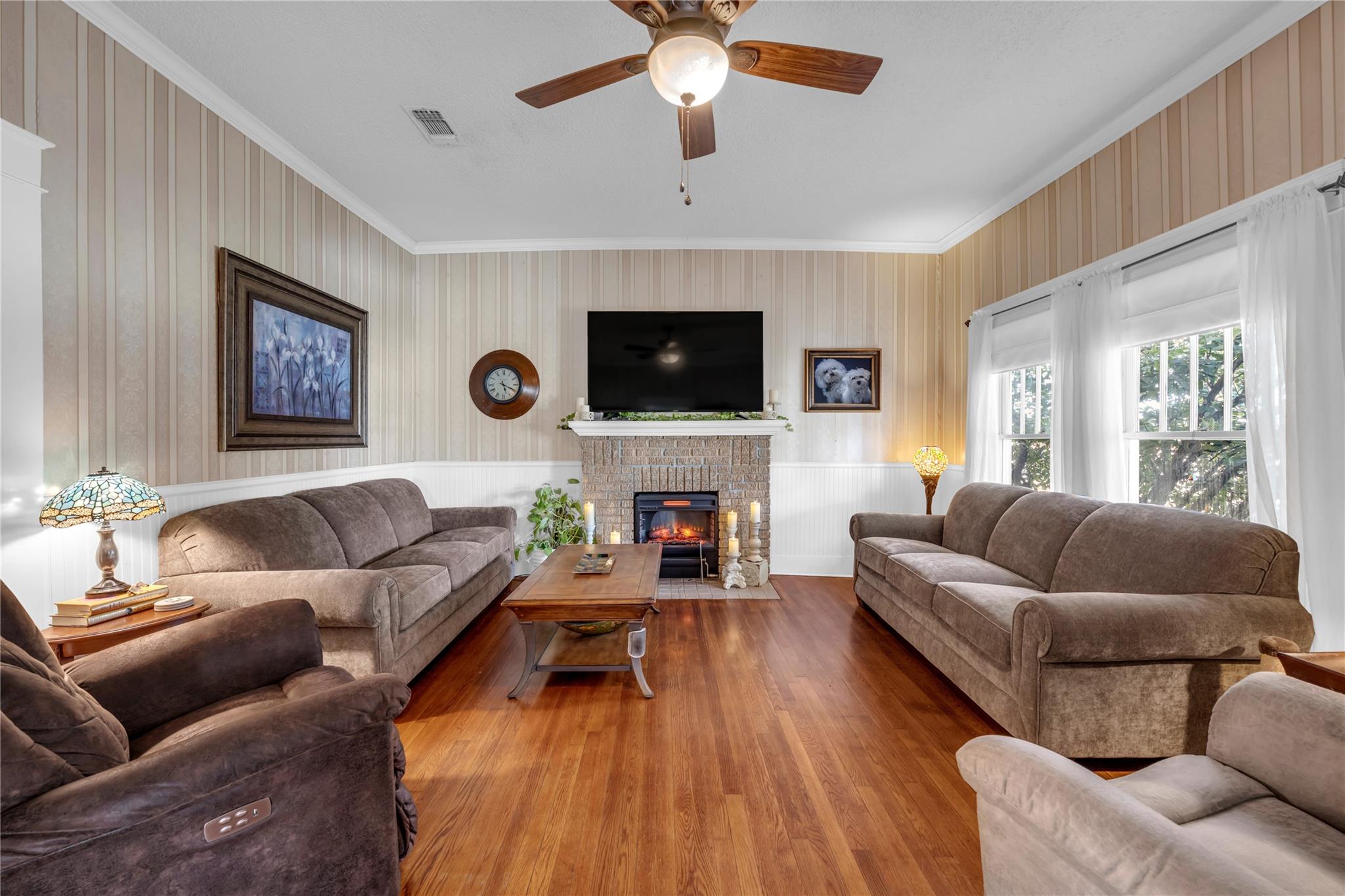 909 Flag St, Llano, TX 78643