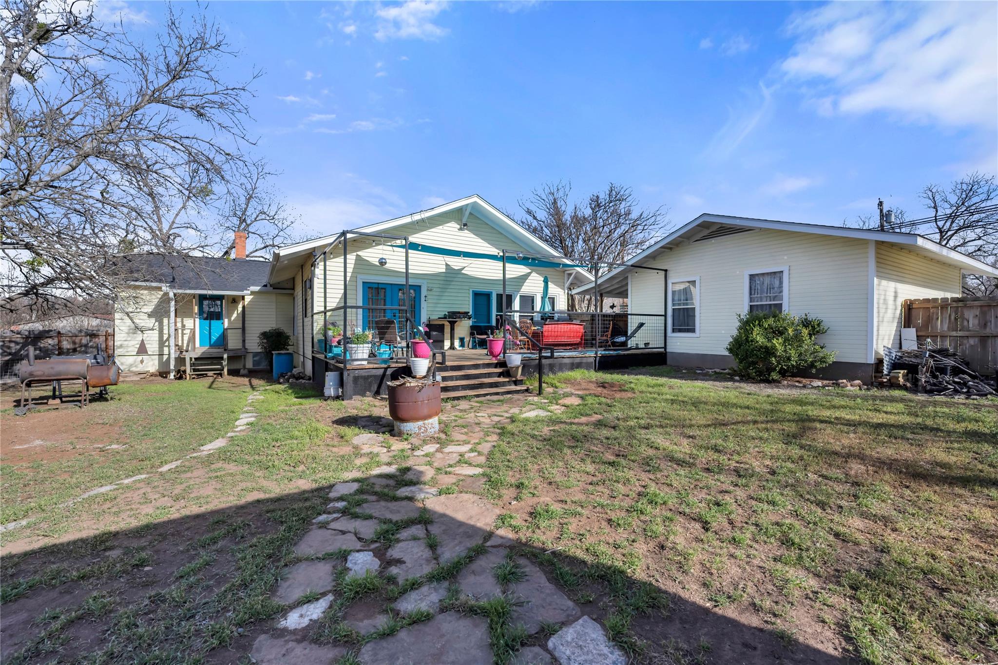 909 Flag St, Llano, TX 78643