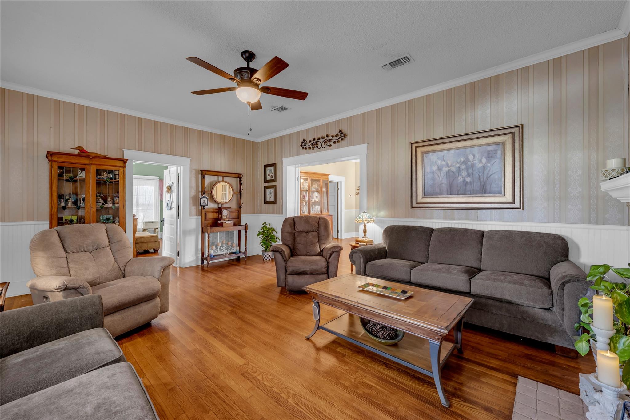 909 Flag St, Llano, TX 78643