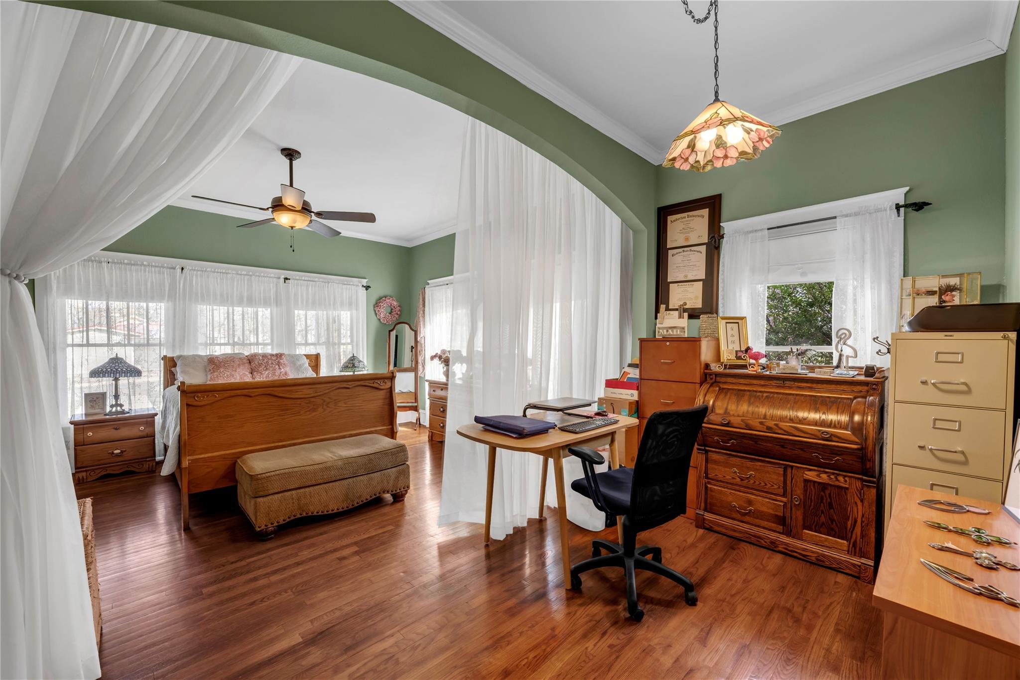 909 Flag St, Llano, TX 78643