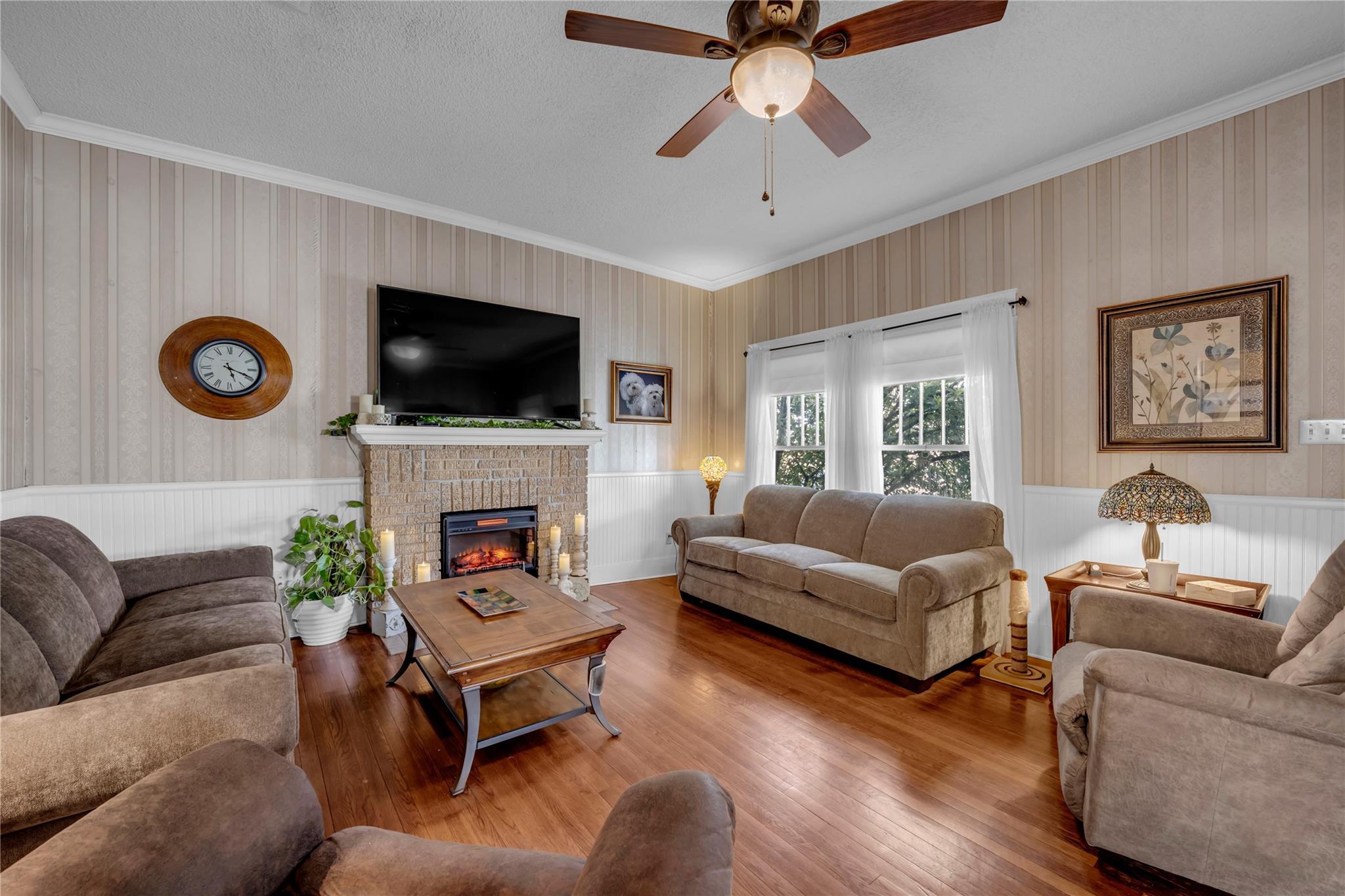 909 Flag St, Llano, TX 78643