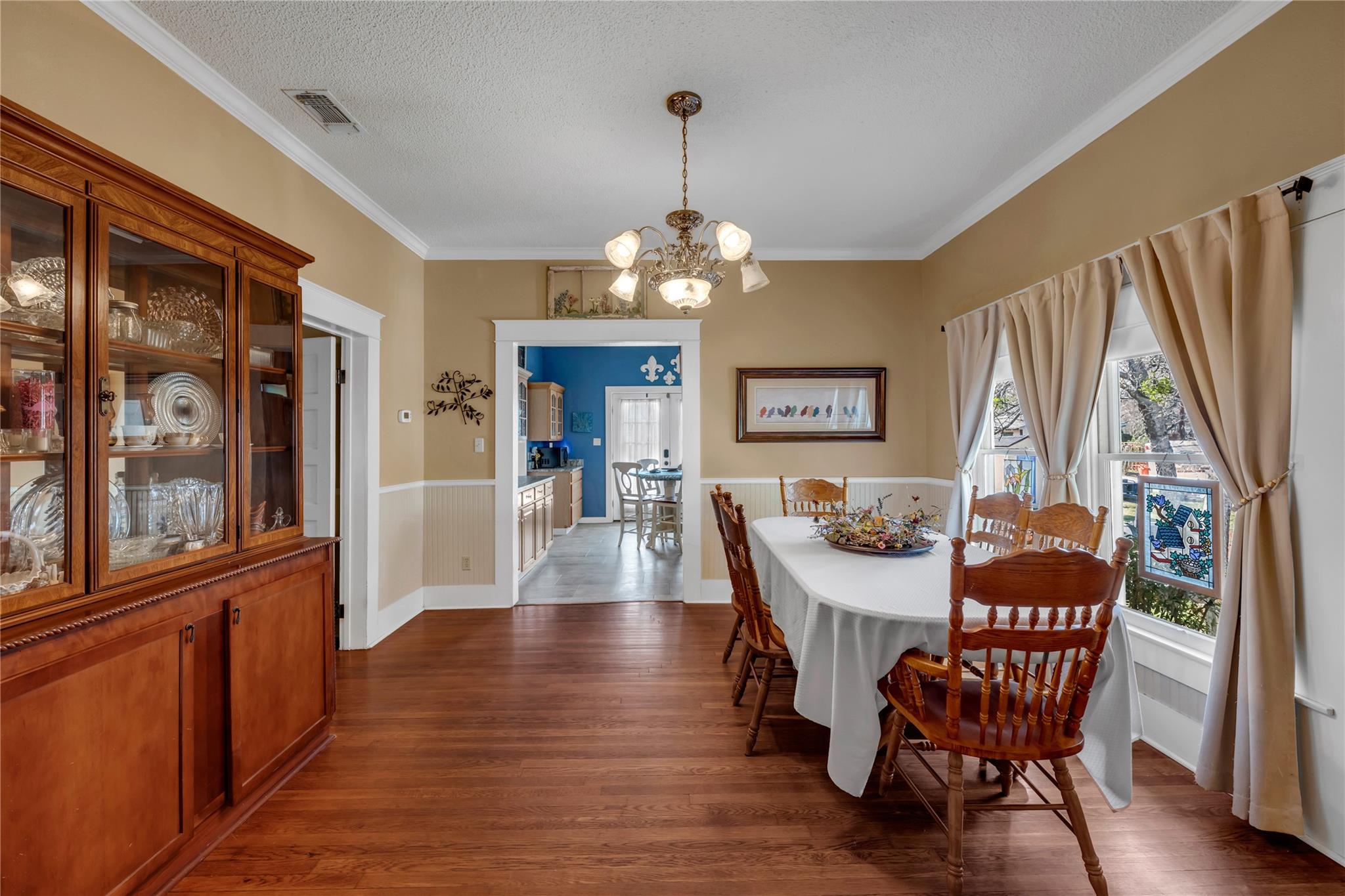 909 Flag St, Llano, TX 78643