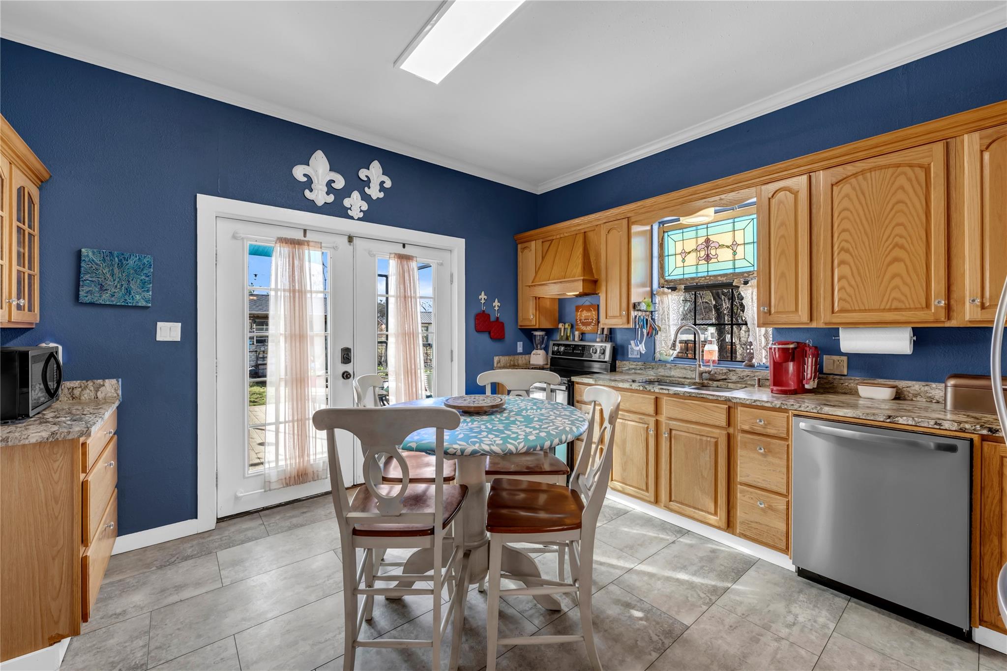909 Flag St, Llano, TX 78643