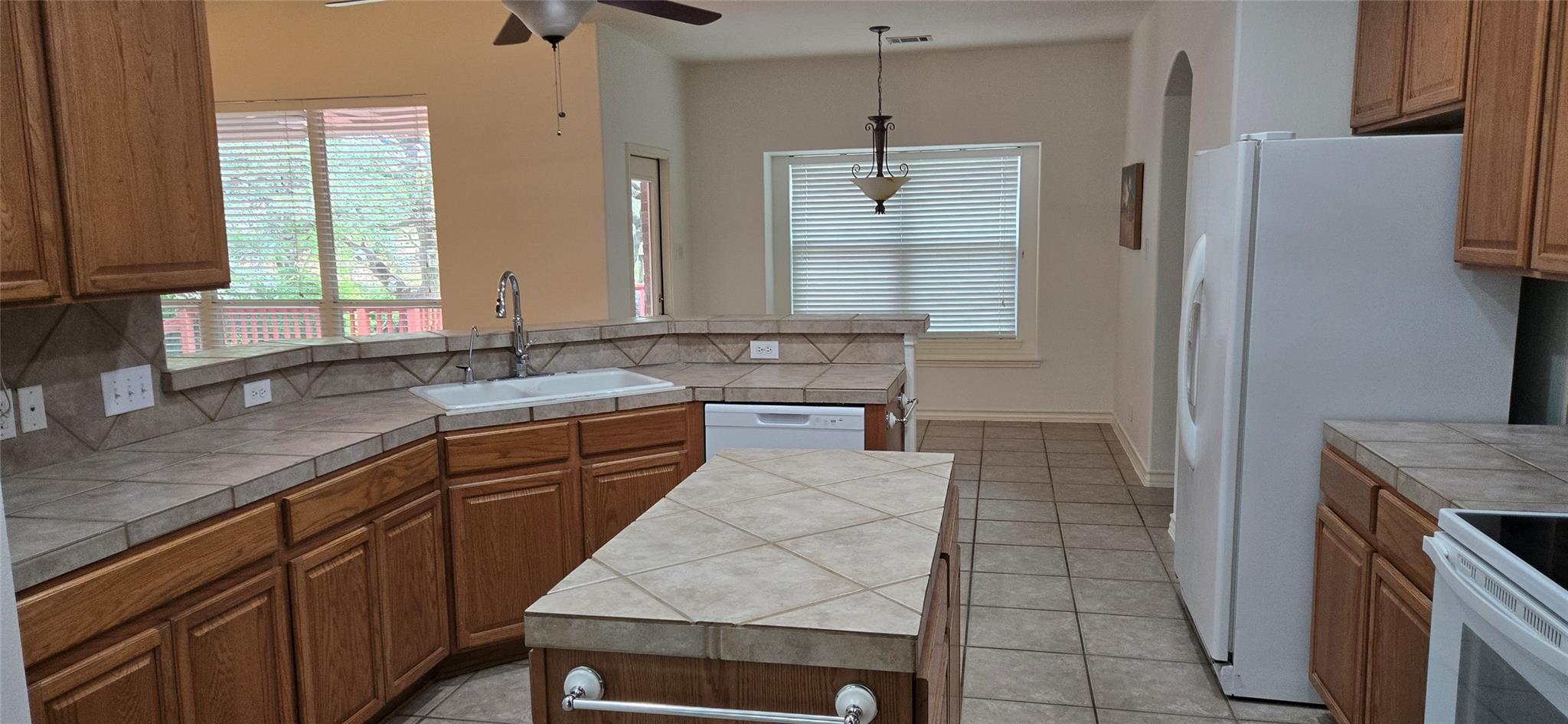 423 E Vista Rdg, San Antonio, TX 78260