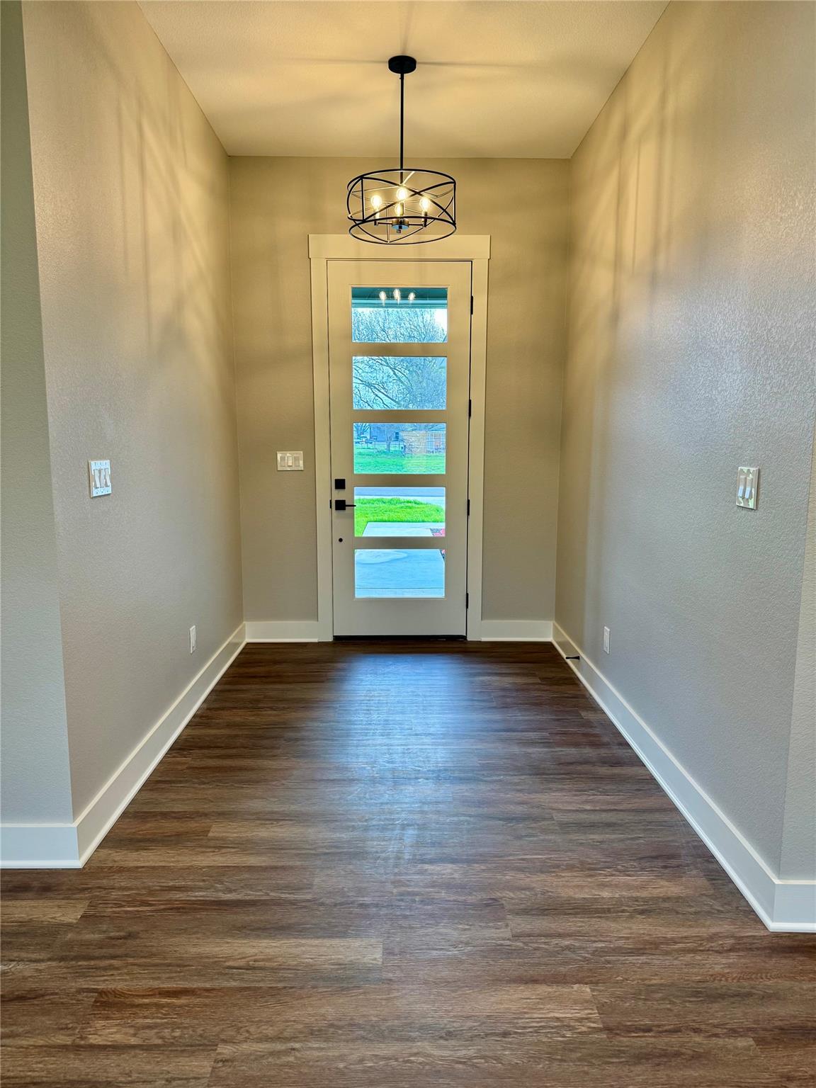 1099 White Tail Cv, Lexington, TX 78947