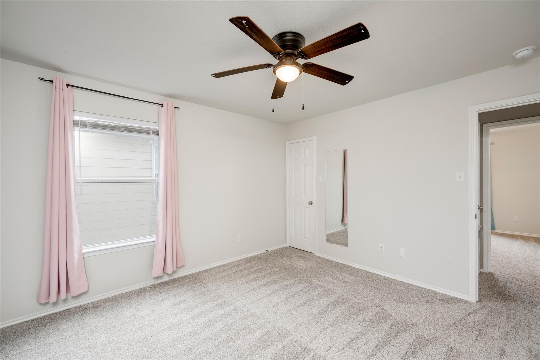 205 Talon Grasp Trl, Leander, TX 78641