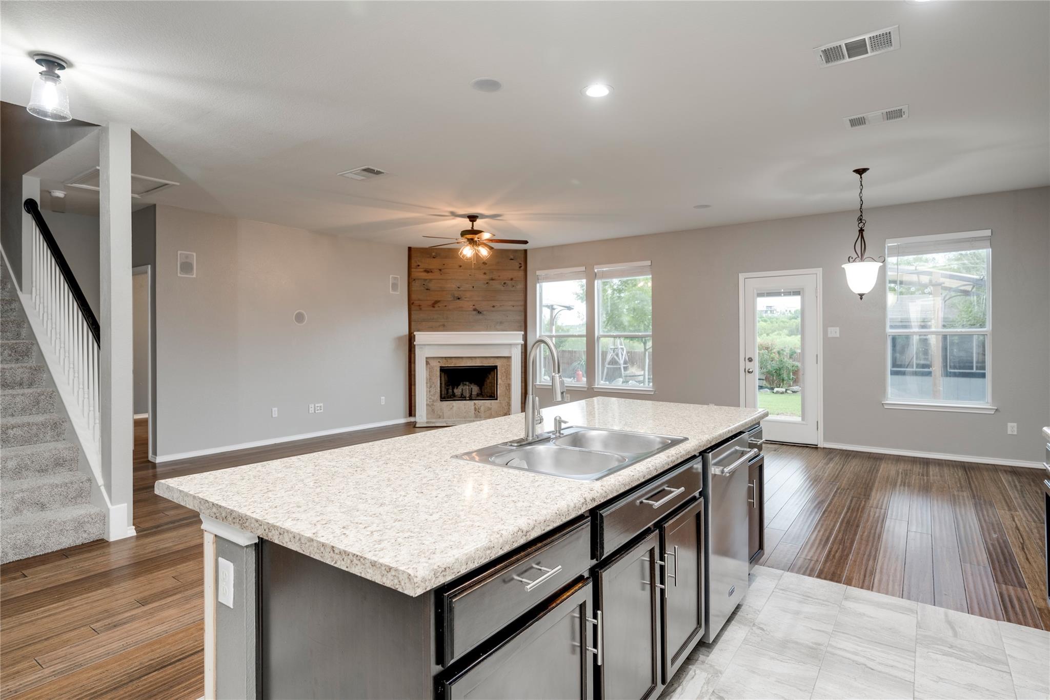 205 Talon Grasp Trl, Leander, TX 78641