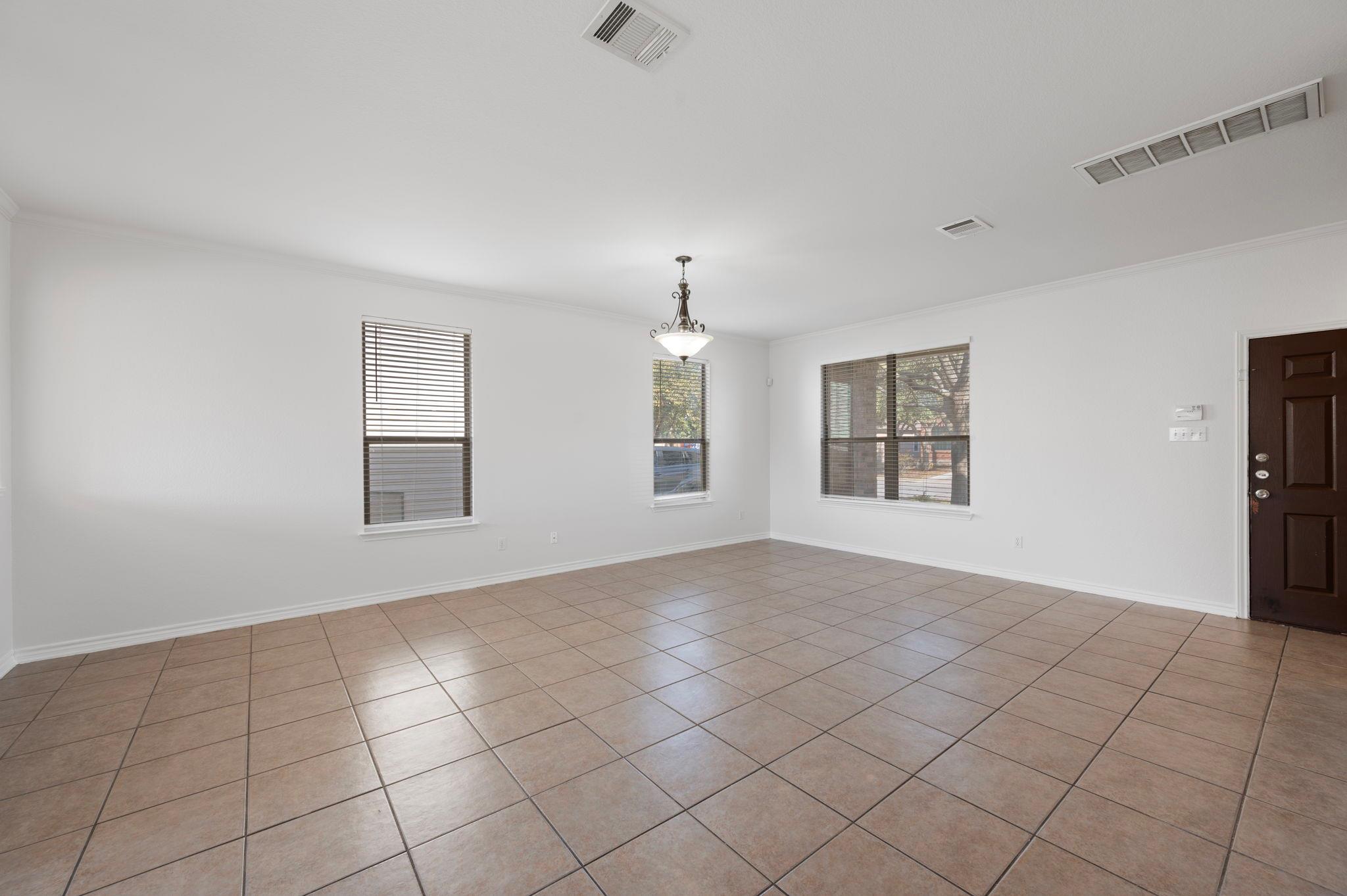 1635 Bayland St, Round Rock, TX 78664