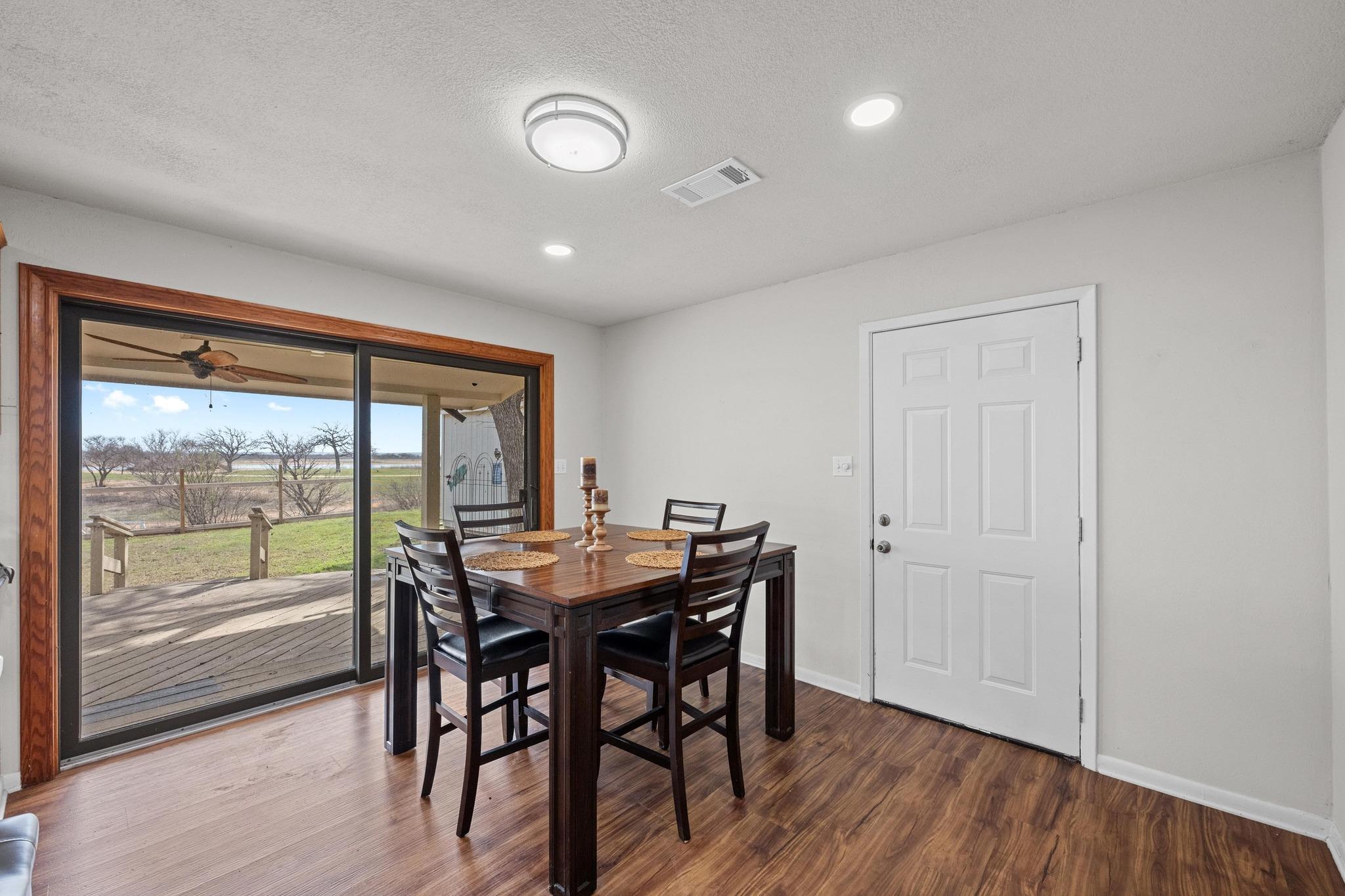 126 Lakeview Dr, Buchanan Dam, TX 78609