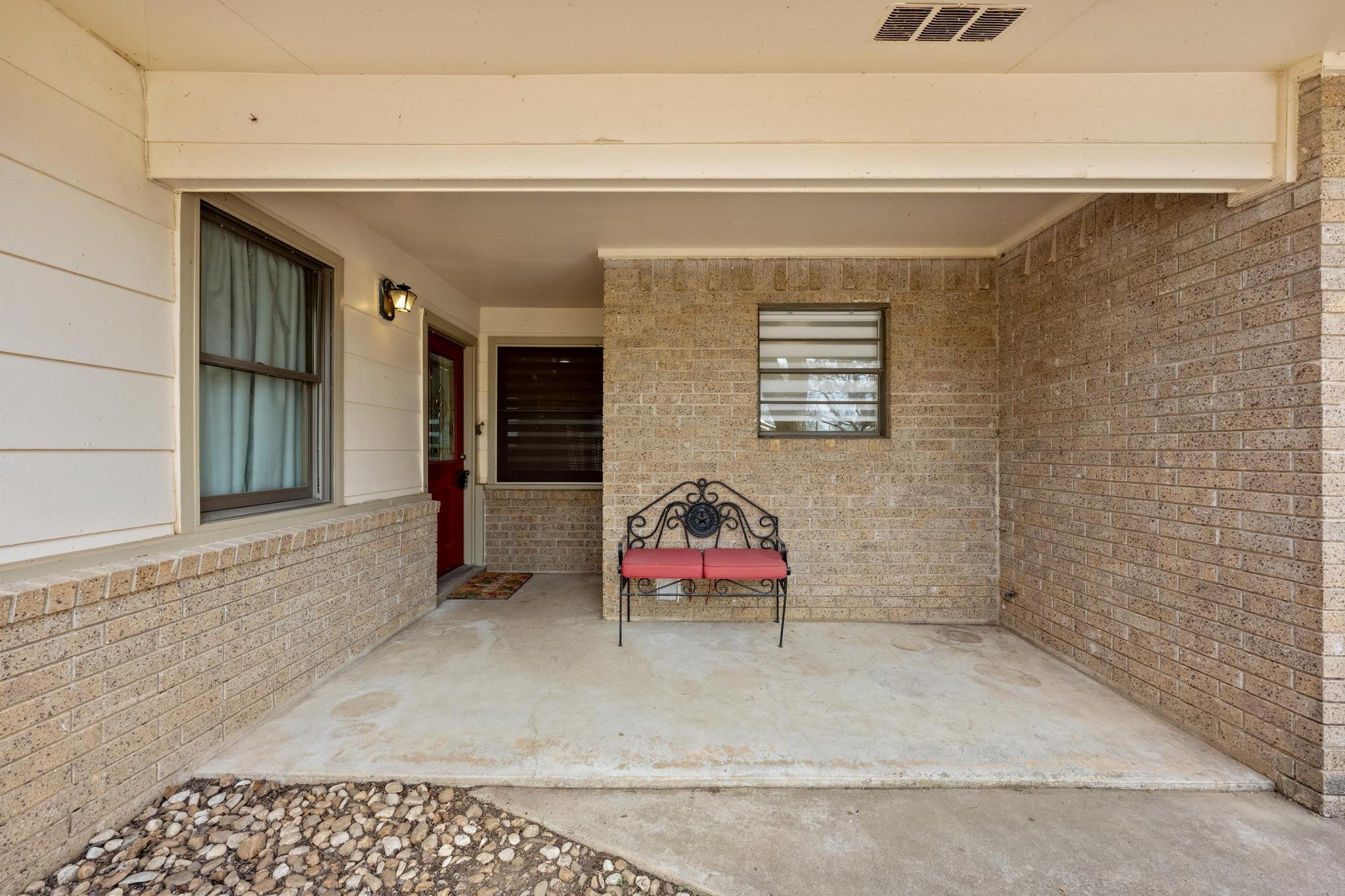 126 Lakeview Dr, Buchanan Dam, TX 78609