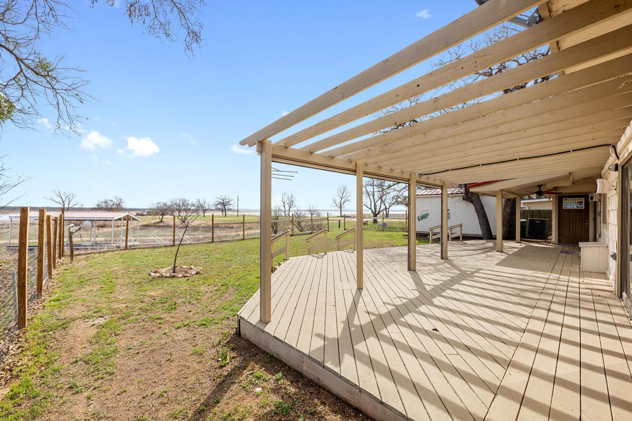 126 Lakeview Dr, Buchanan Dam, TX 78609