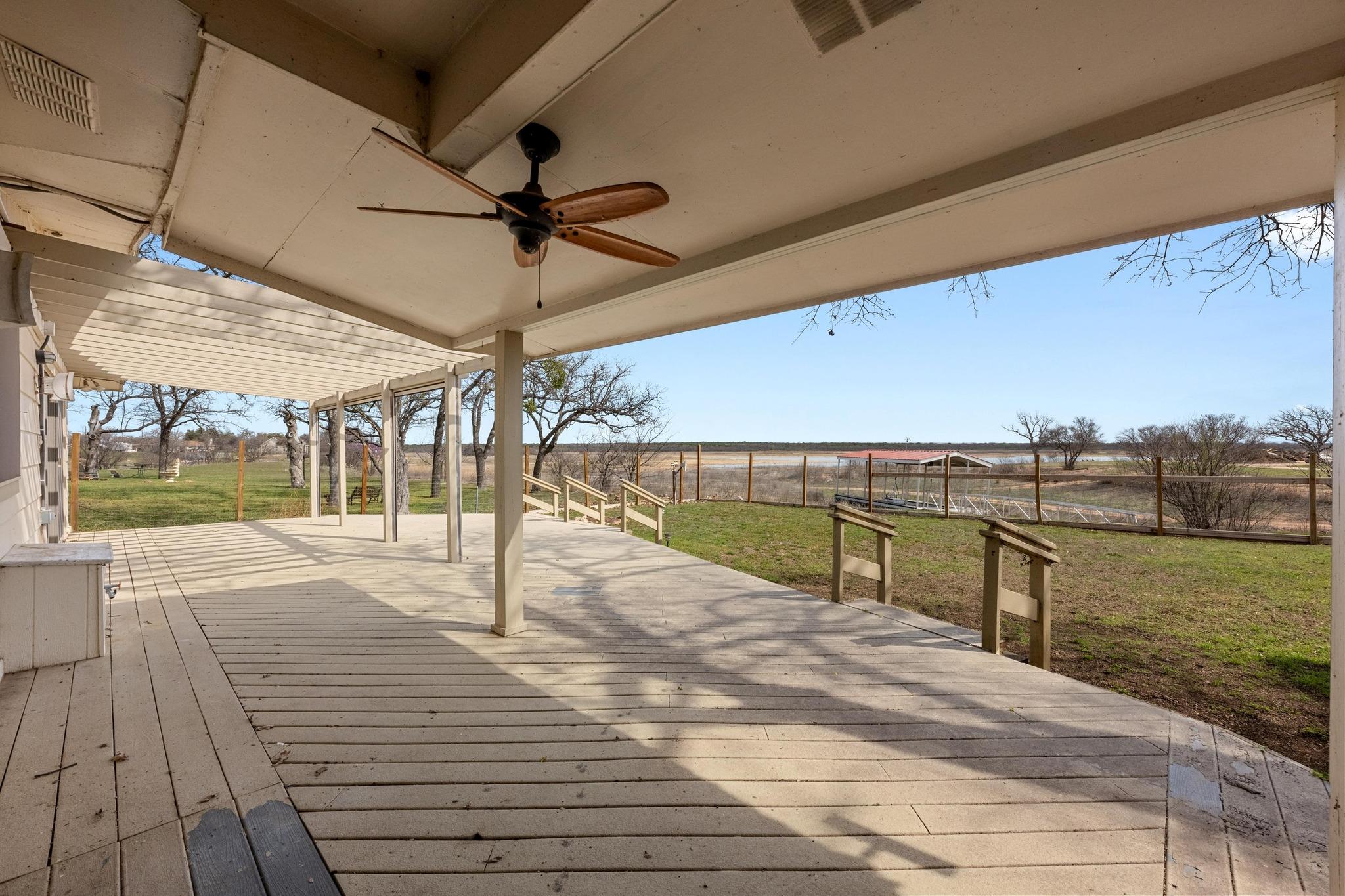 126 Lakeview Dr, Buchanan Dam, TX 78609