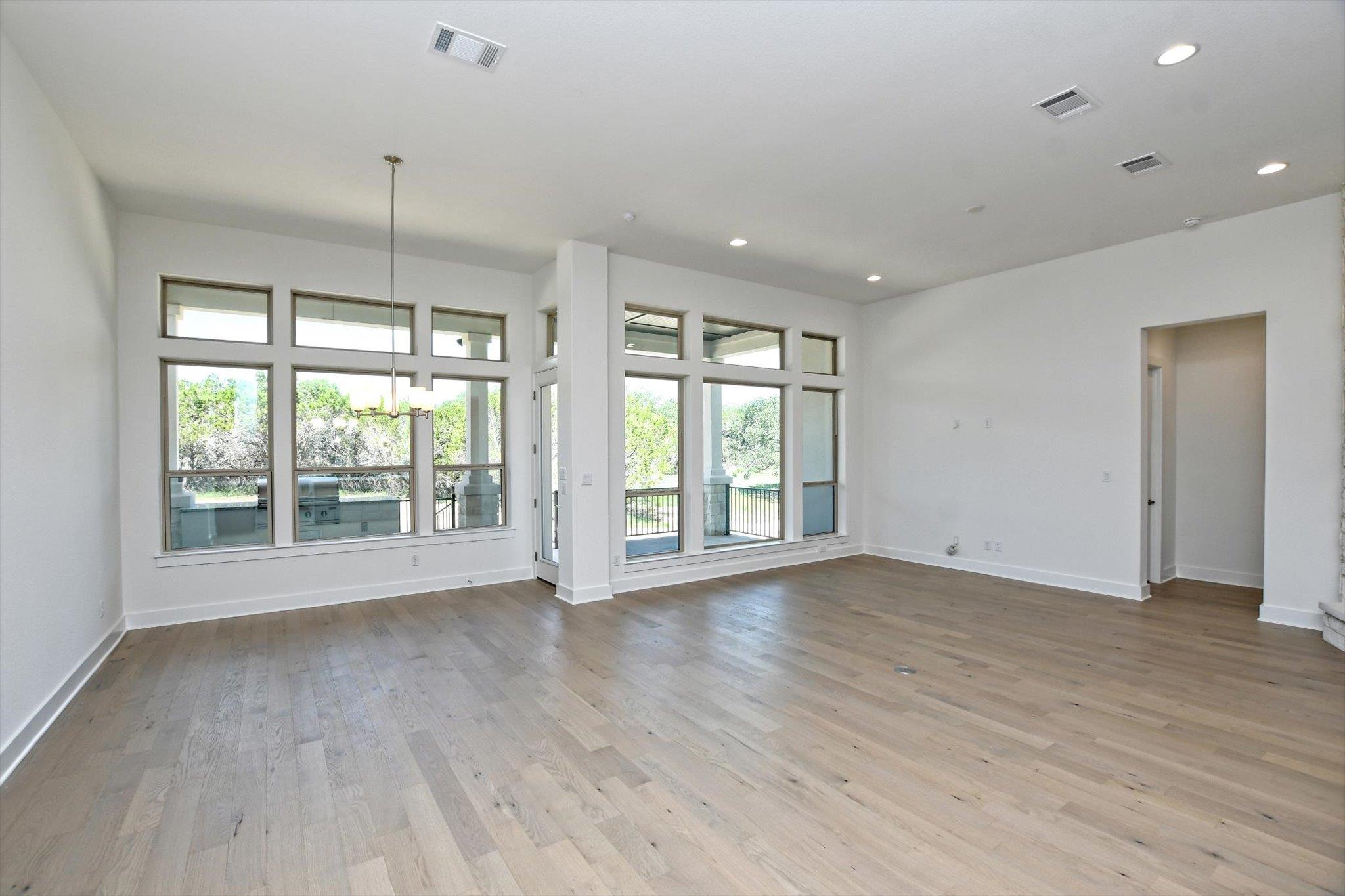 101 Nighthorse, Liberty Hill, TX 78642