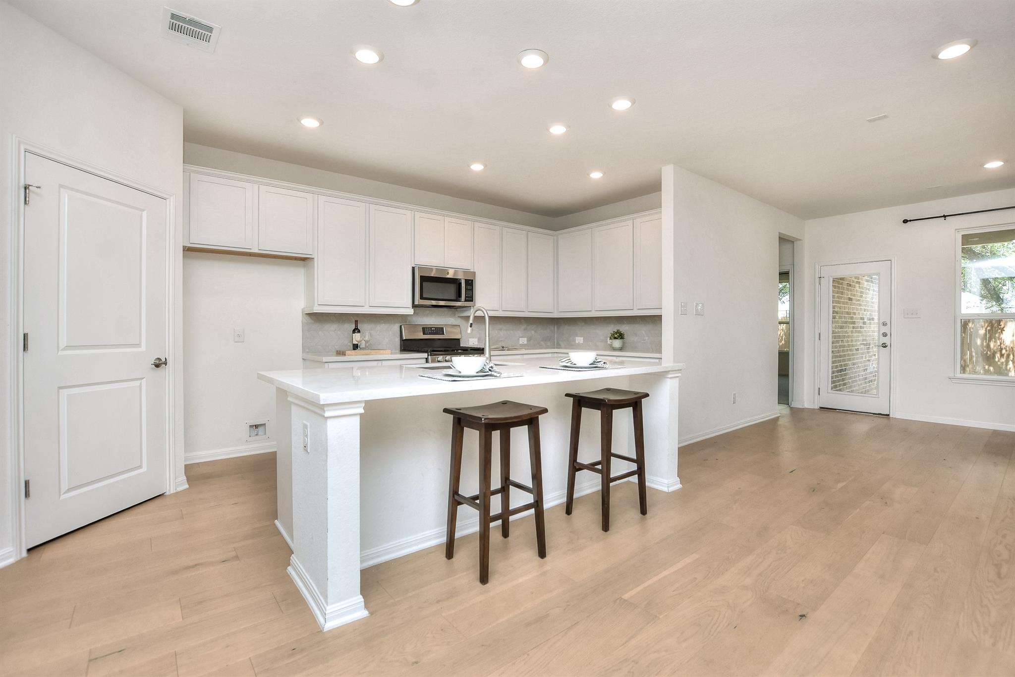 141 Green Knoll Ln, Georgetown, TX 78628