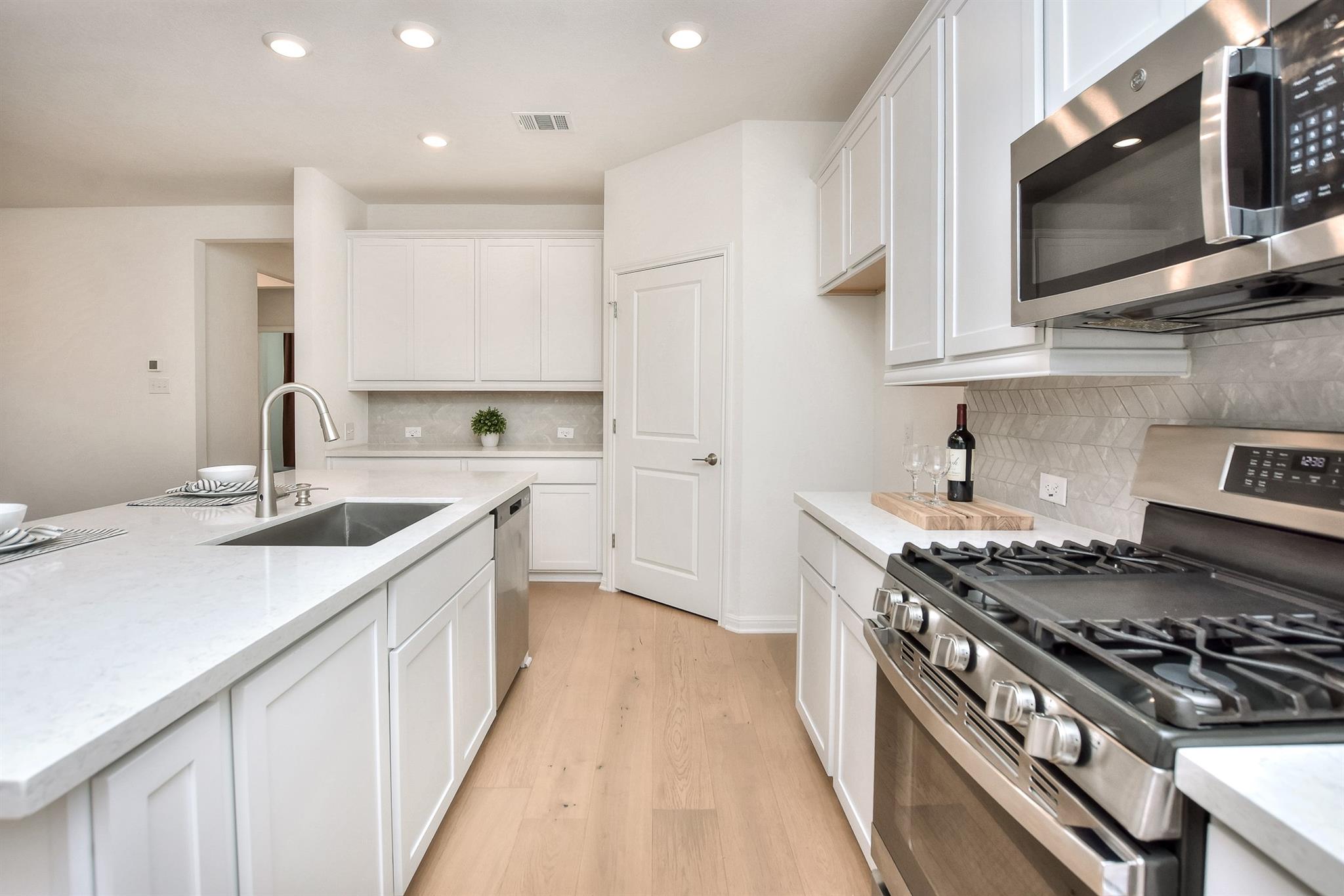 141 Green Knoll Ln, Georgetown, TX 78628
